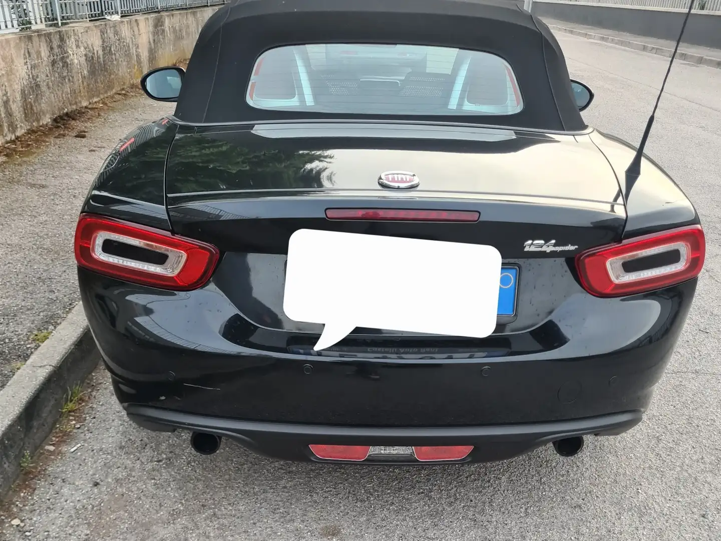 Fiat 124 Spider 1.4 m-air Lusso Fekete - 2