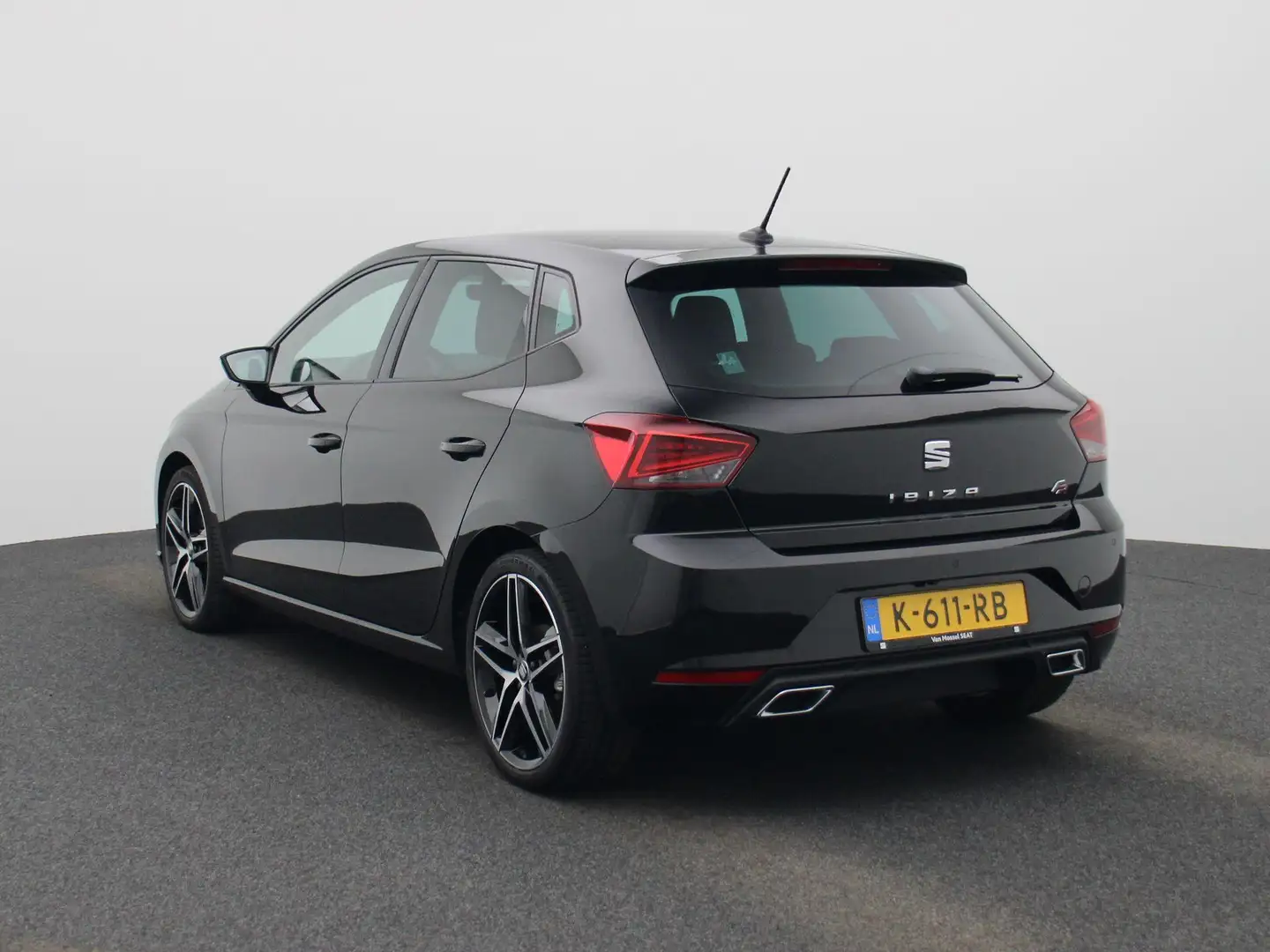 SEAT Ibiza 1.0 TSI FR Business Intense | 18" LMV | Camera | P Zwart - 2