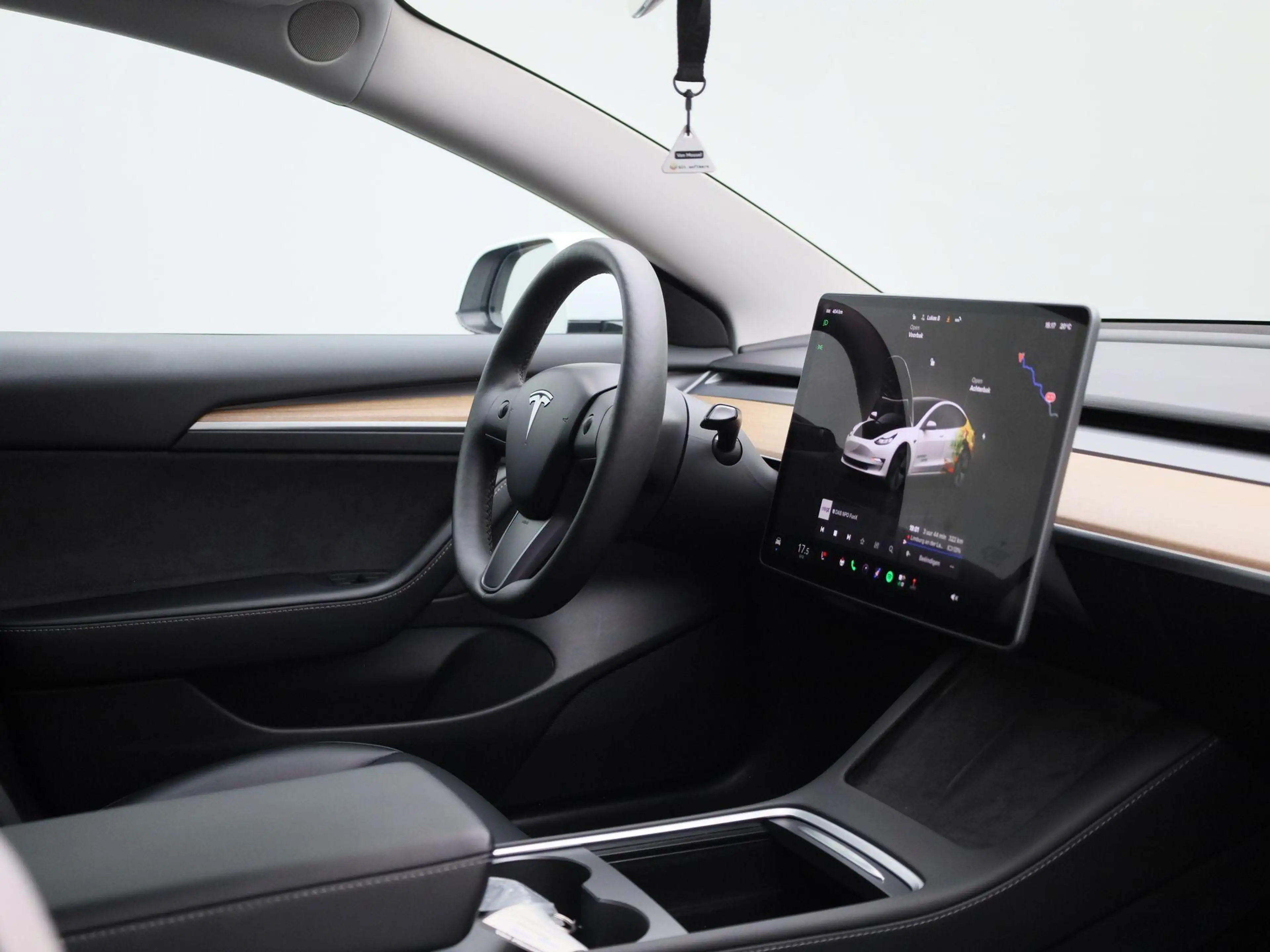 Tesla Model 3 Hinterradantrieb RWD Long Range LONG RANGE | PANO — photo 33