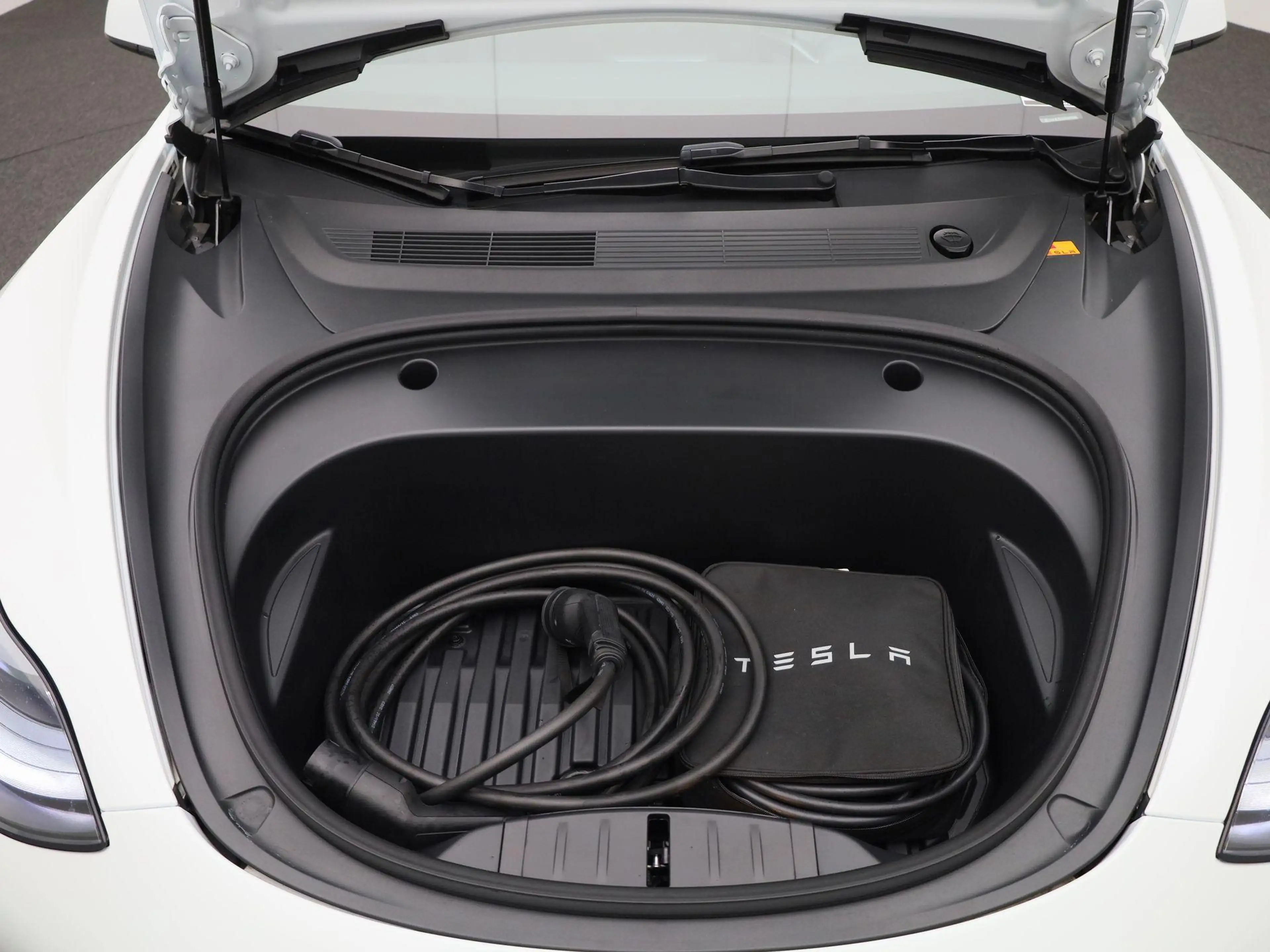 Tesla Model 3 Hinterradantrieb RWD Long Range LONG RANGE | PANO — photo 36