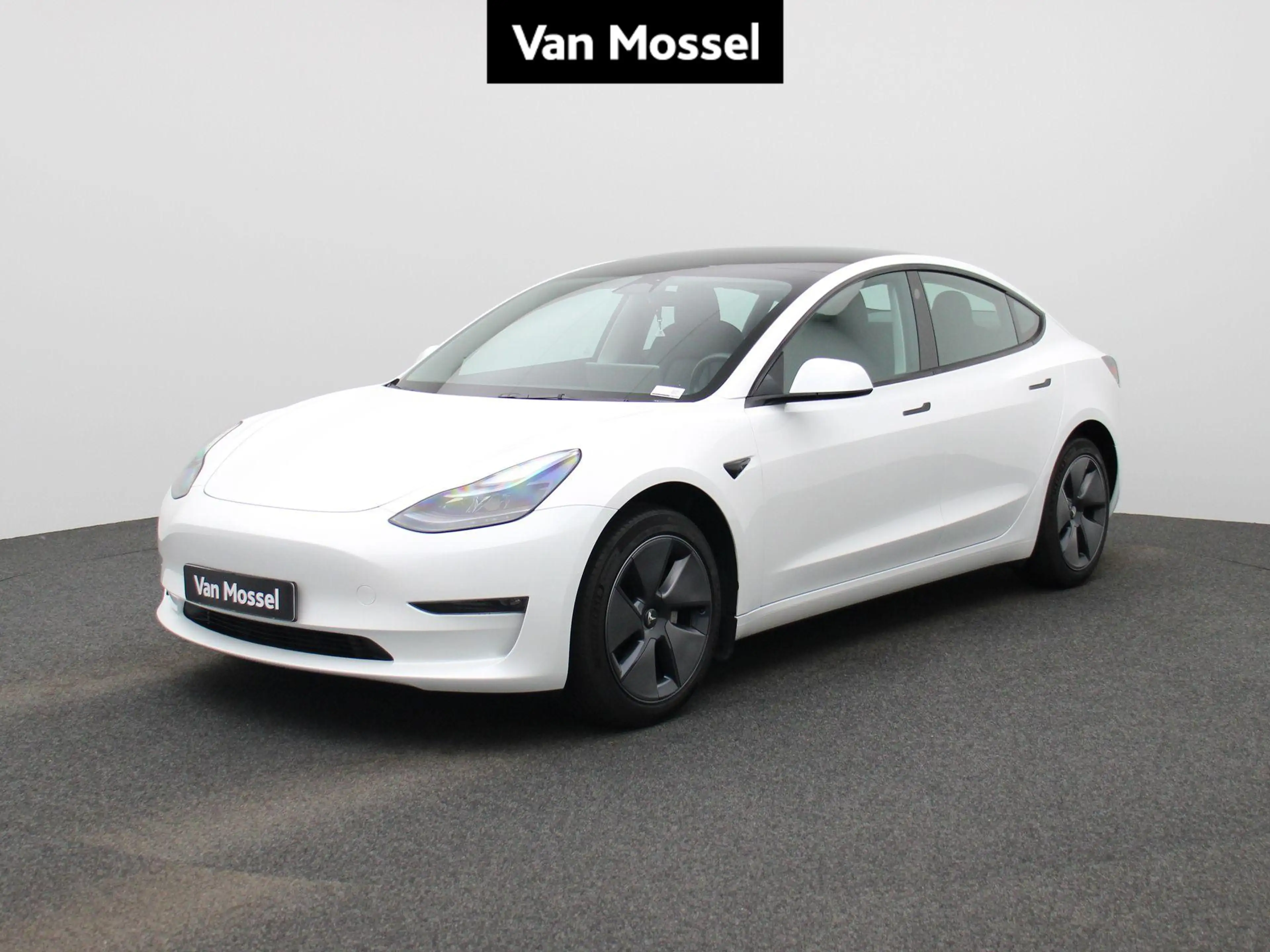 Tesla Model 3 Hinterradantrieb RWD Long Range LONG RANGE | PANO