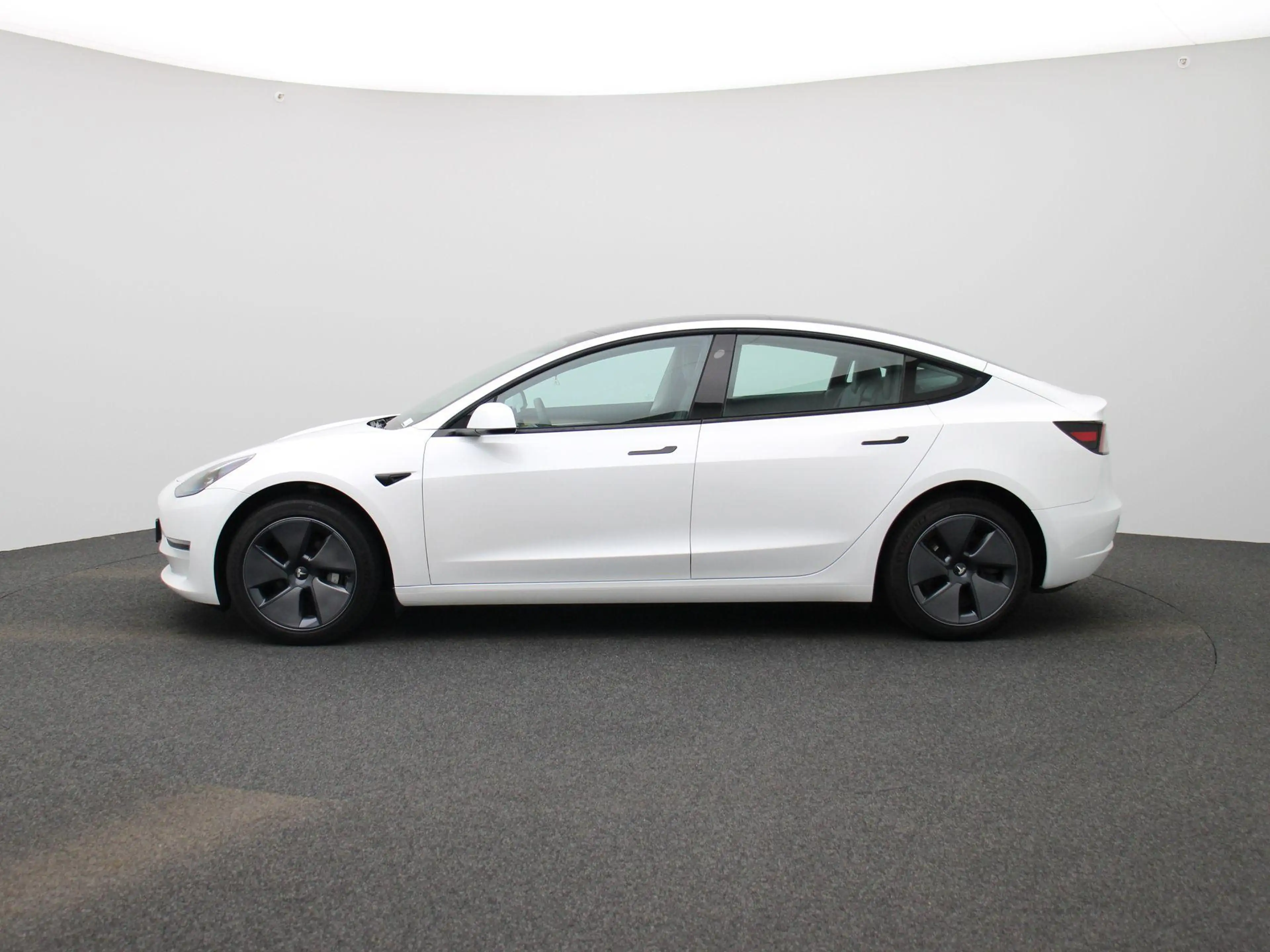 Tesla Model 3 Hinterradantrieb RWD Long Range LONG RANGE | PANO — photo 4