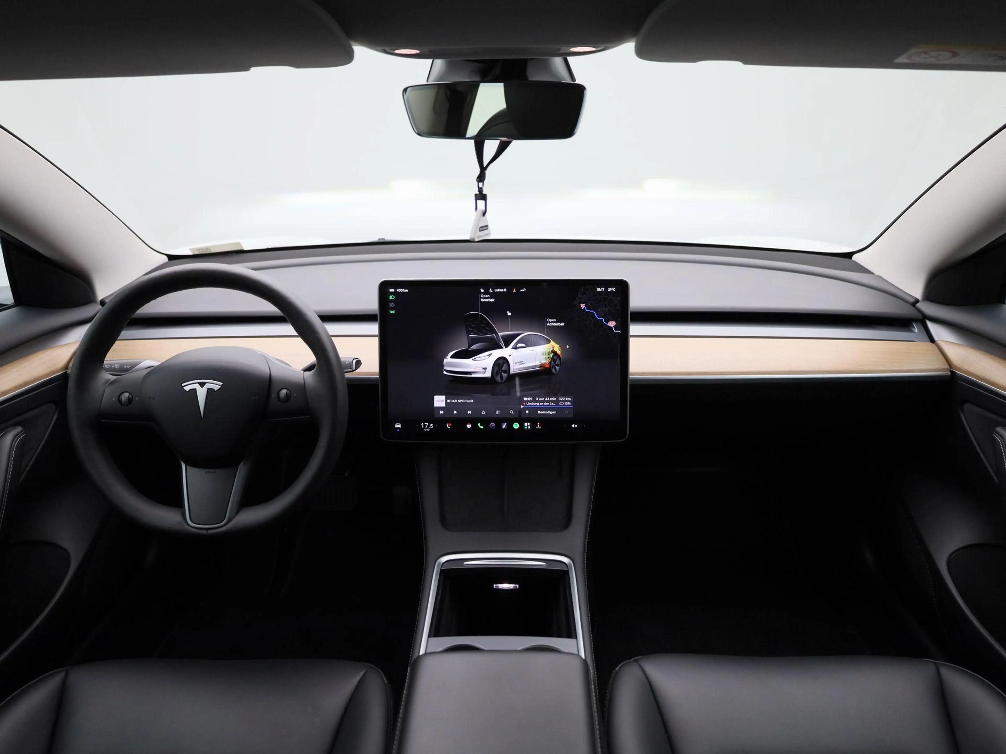 Tesla Model 3 Hinterradantrieb RWD Long Range LONG RANGE | PANO — photo 35