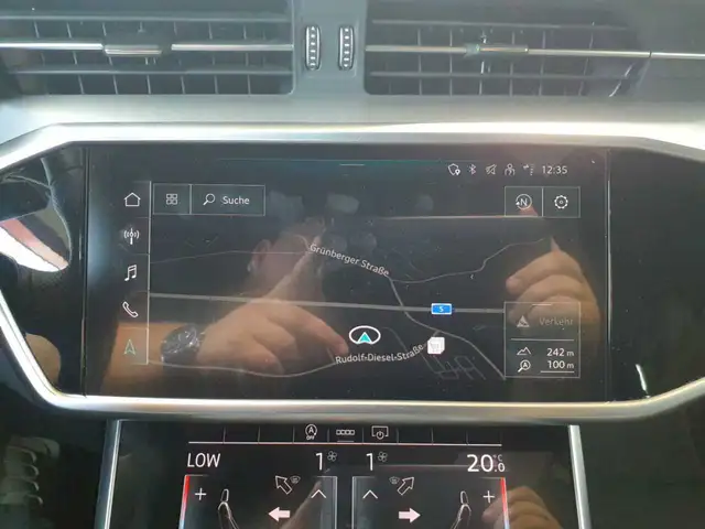 Audi A6 view 12