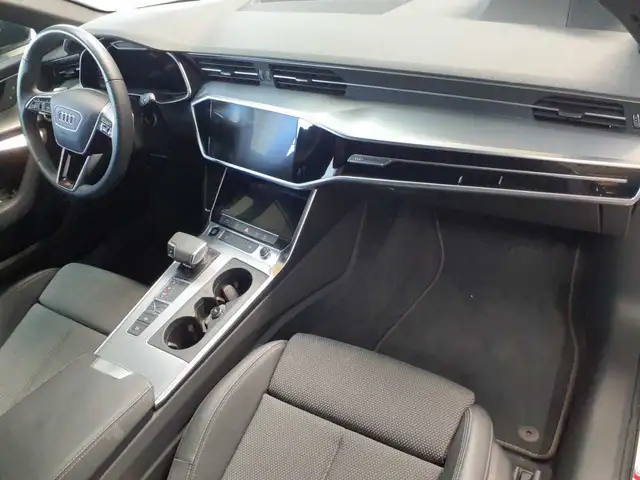 Audi A6 view 9