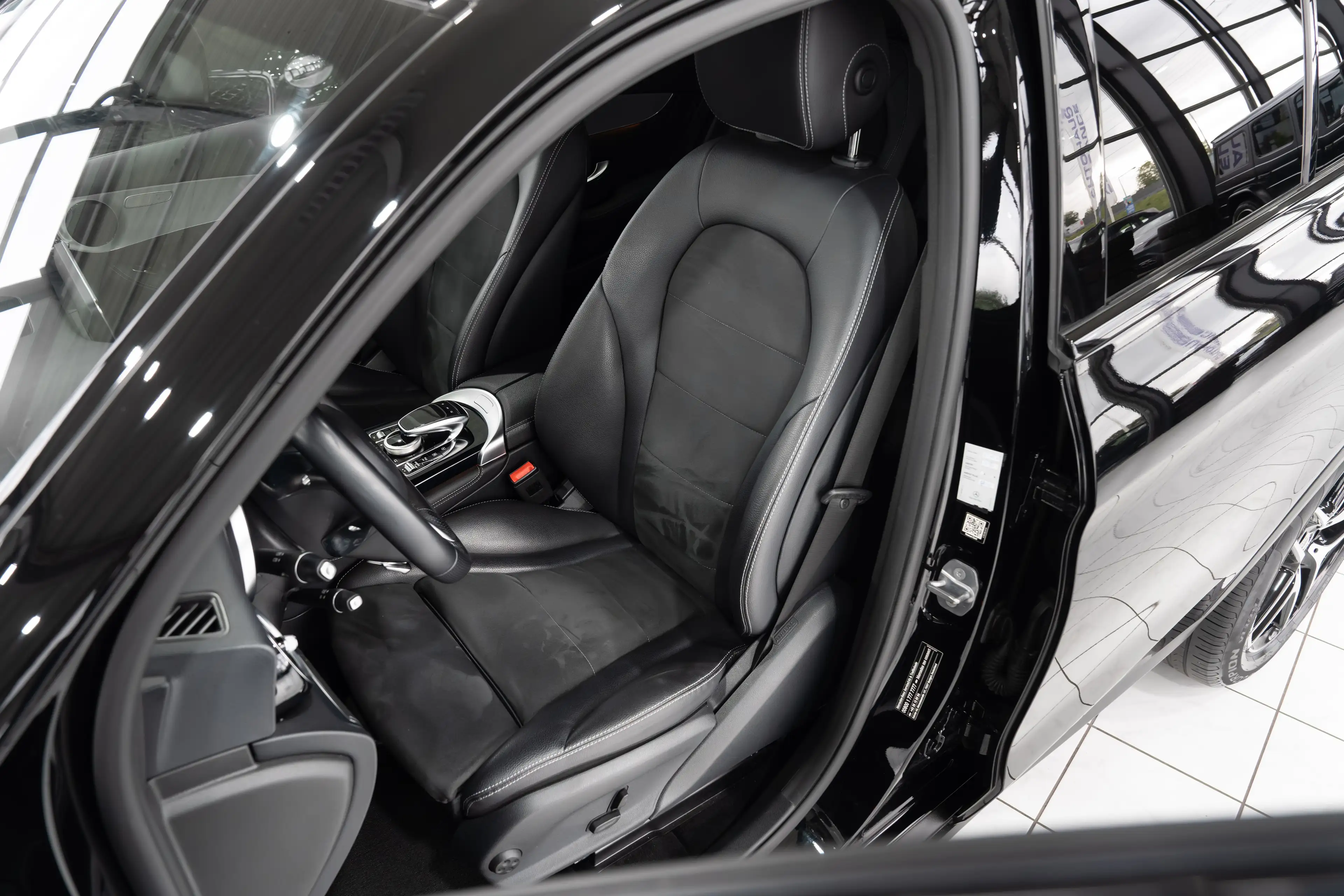 Mercedes-Benz GLC 350 d 4Matic*AMG-LINE*NIGHT.PAKET*1.HAND*LED — photo 15