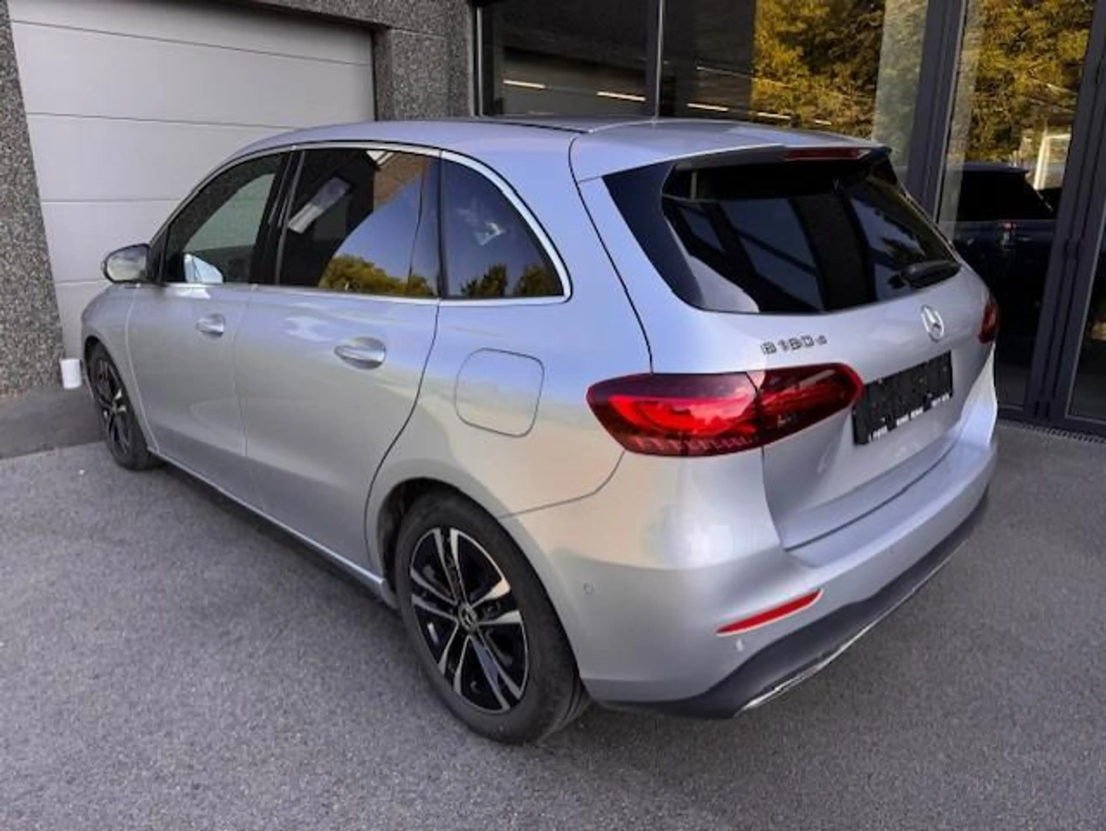 Mercedes-Benz B 180 d Business Line — photo 7