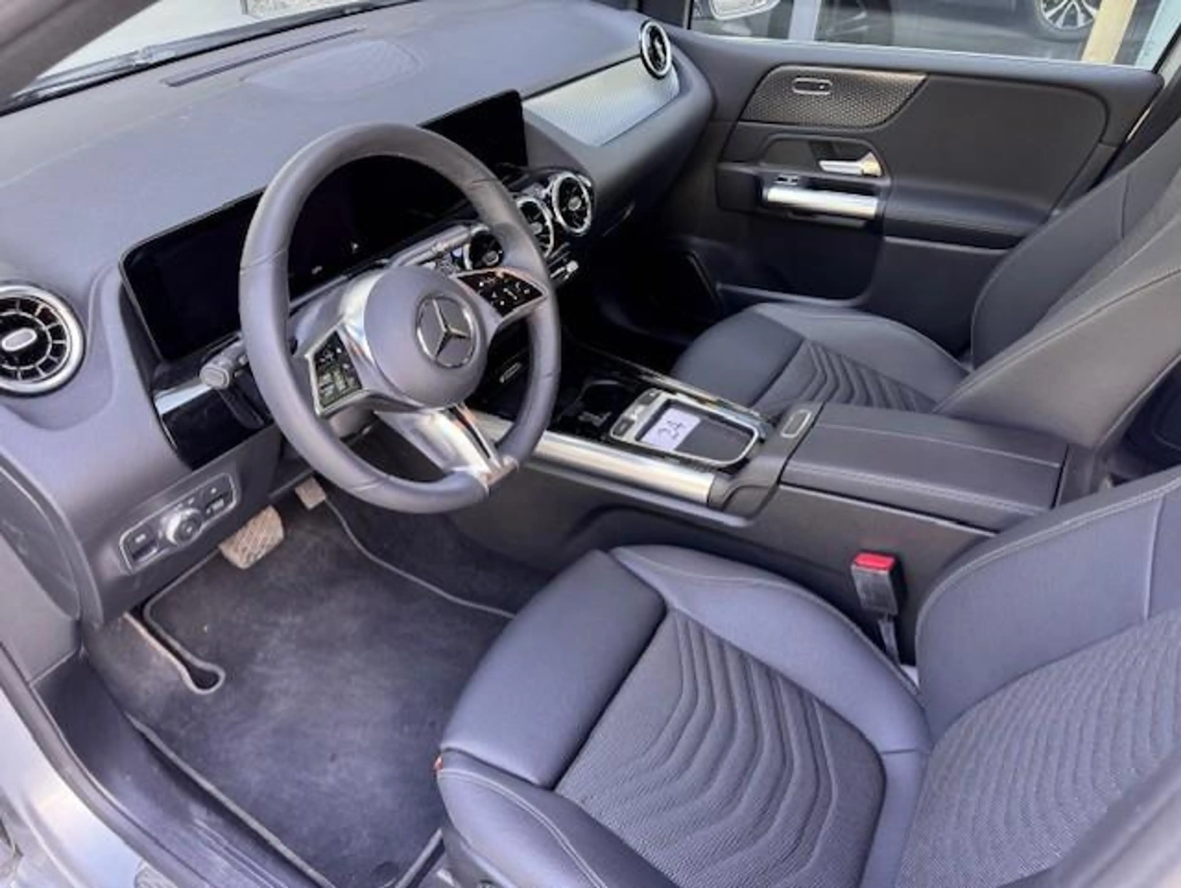 Mercedes-Benz B 180 d Business Line — photo 11