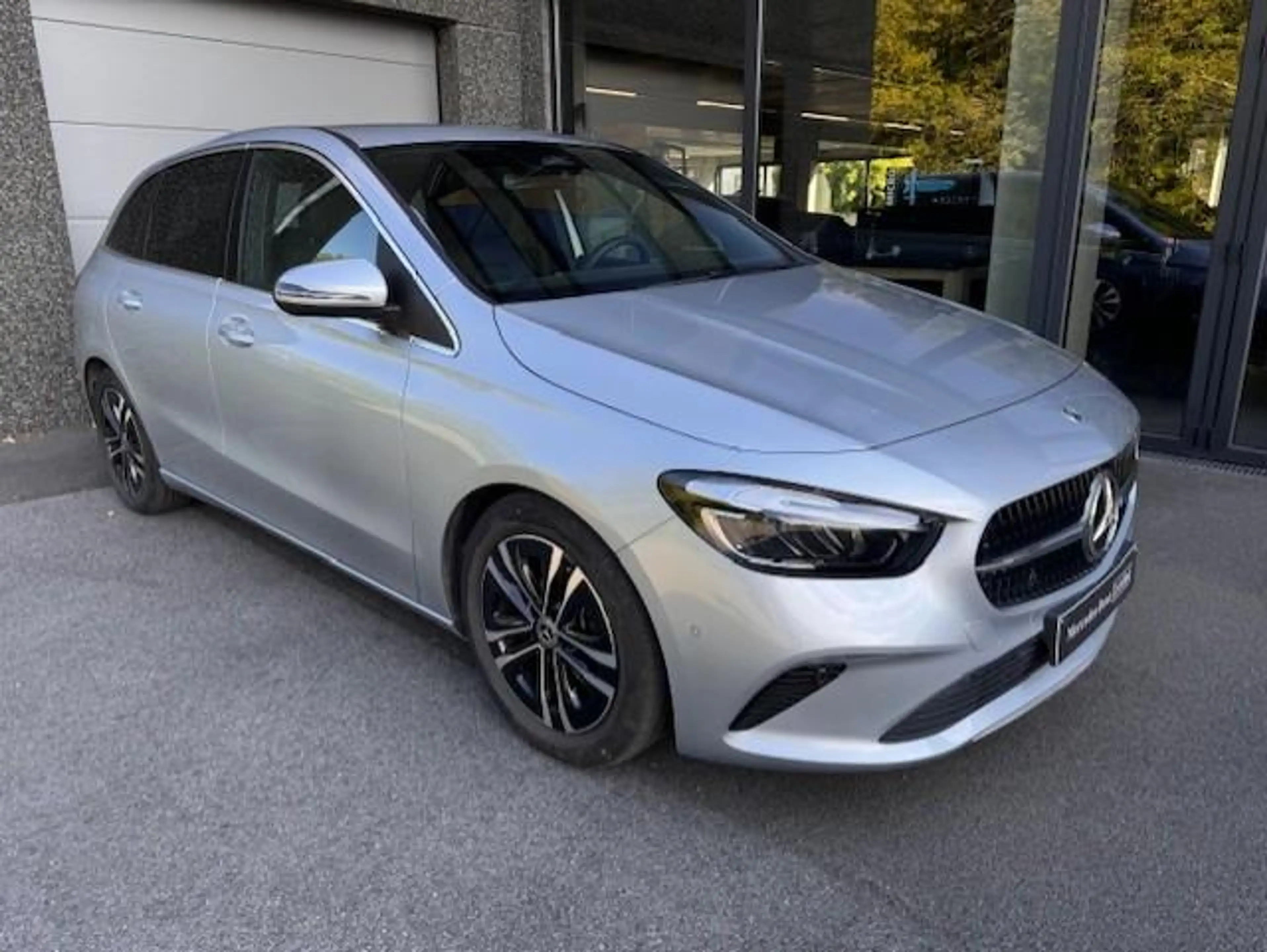 Mercedes-Benz B 180 d Business Line — photo 4