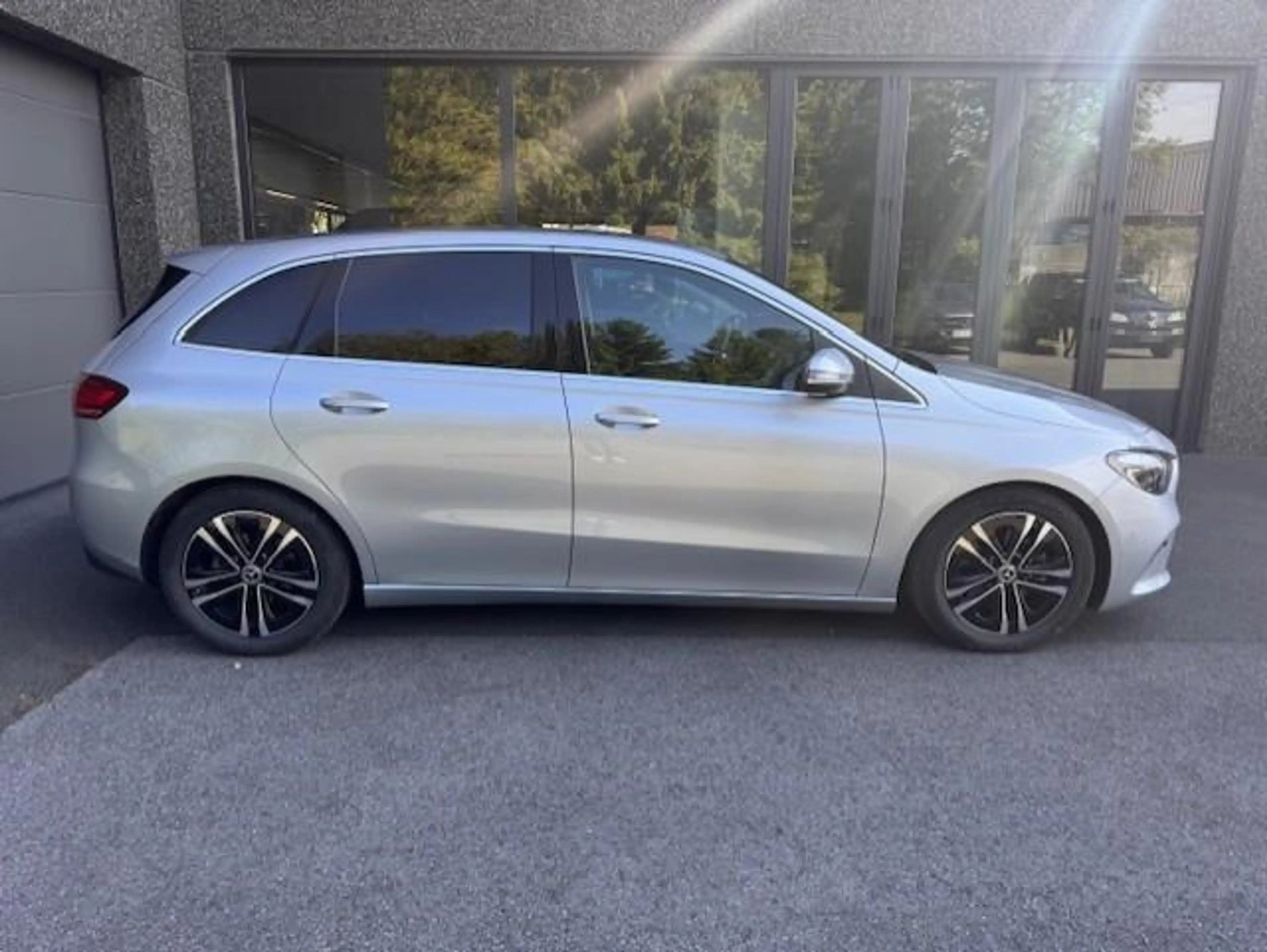 Mercedes-Benz B 180 d Business Line — photo 5