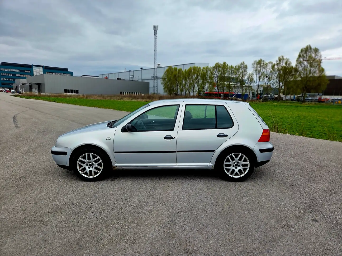 Volkswagen Golf 1.9 TDI - 2
