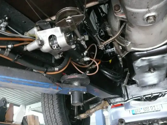 BMW 3 Series view 8
