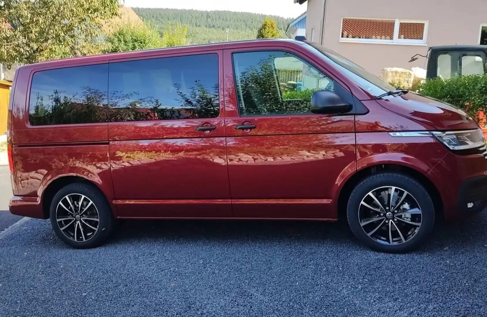 Volkswagen T6.1 Multivan Multivan T6.1 DSG Kurz 4MOTION Trendline Rouge - 1
