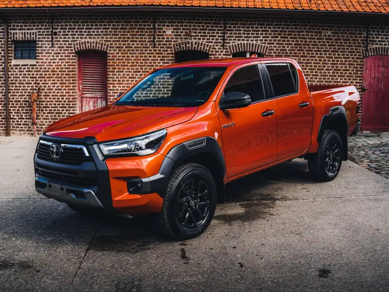 TOYOTA Hilux