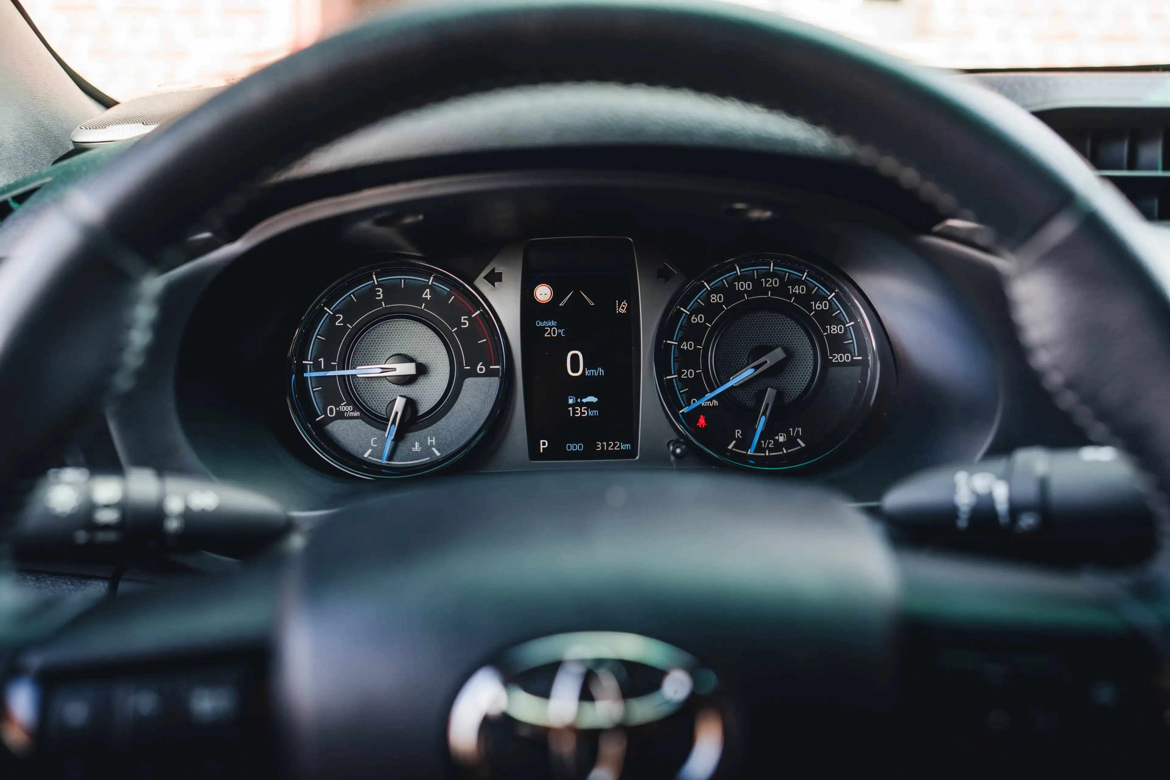 Toyota Hilux Invincible 46.900 ex vat +- new — photo 13