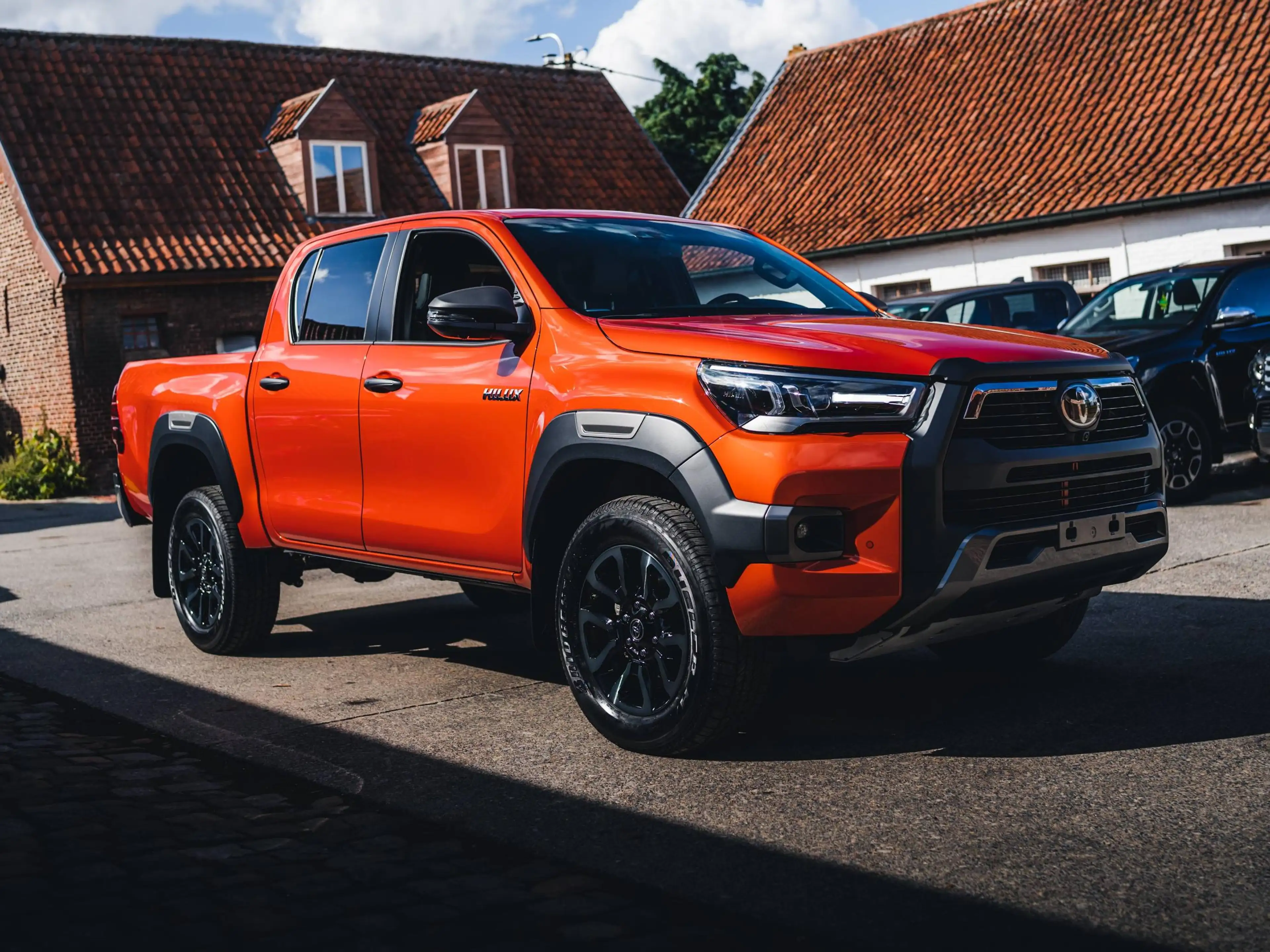 Toyota Hilux Invincible 46.900 ex vat +- new — photo 6