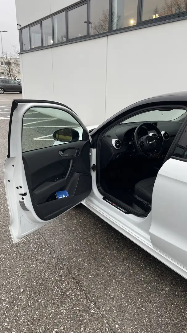 Audi A1 A1 SB 1,2 TFSI admired admired Weiß - 1