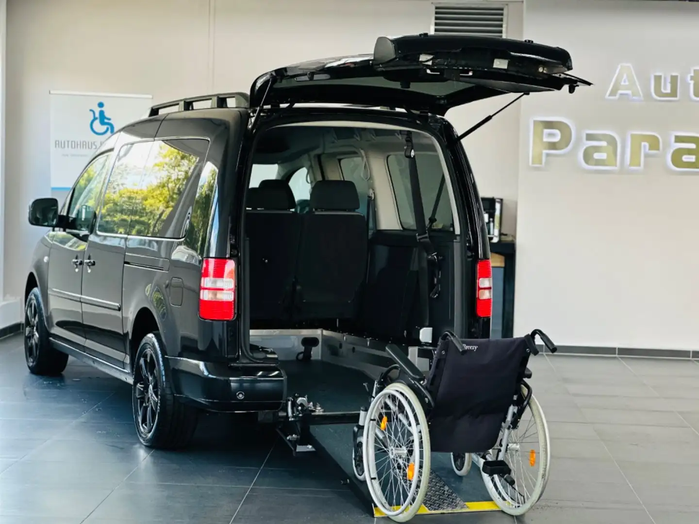 Volkswagen Caddy Maxi 1.6 TDI Behindertengerecht-Rampe Schwarz - 1