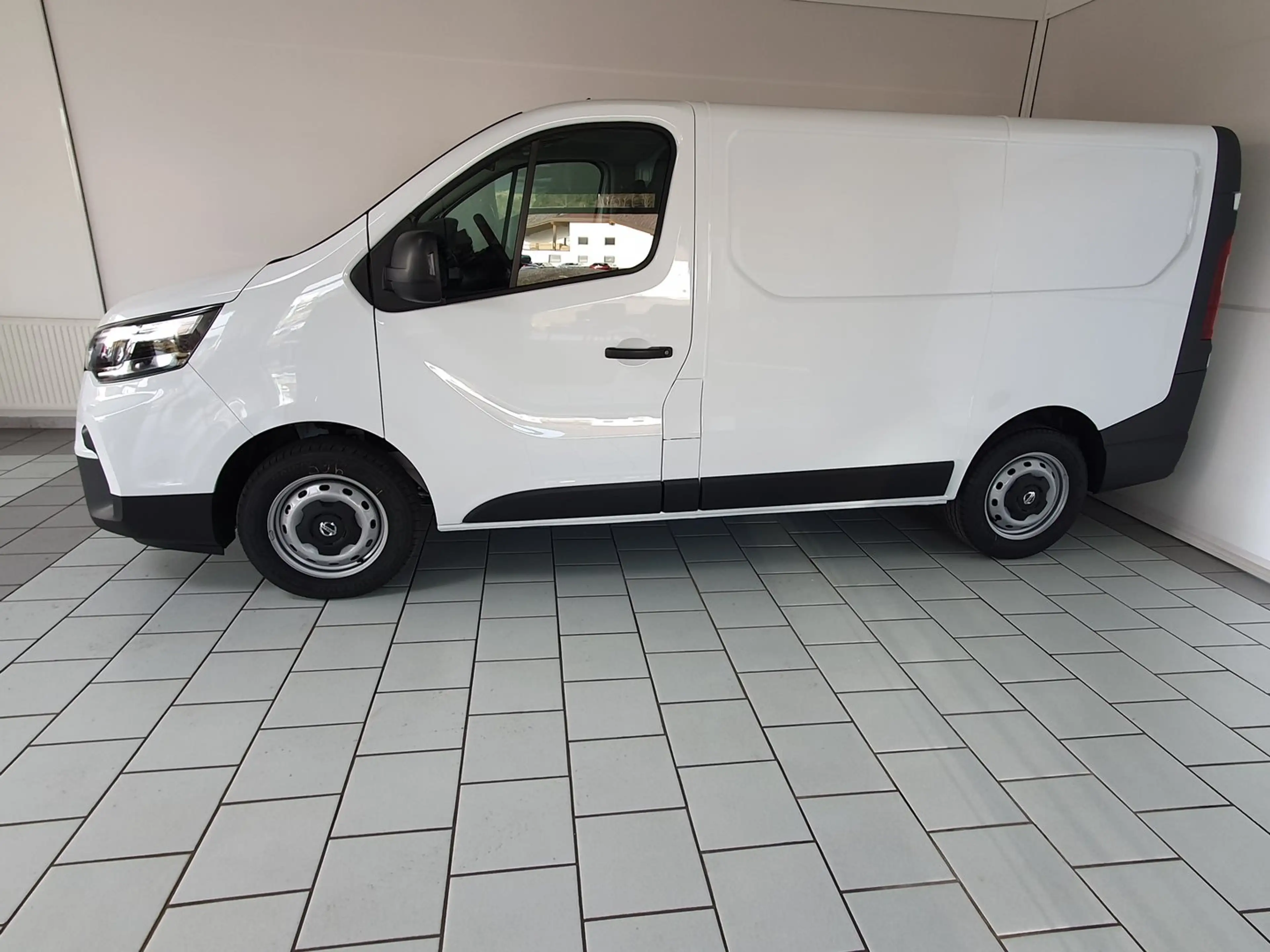 Nissan Primastar Kastenwagen L1H1 3,0t dCi 110 — photo 2