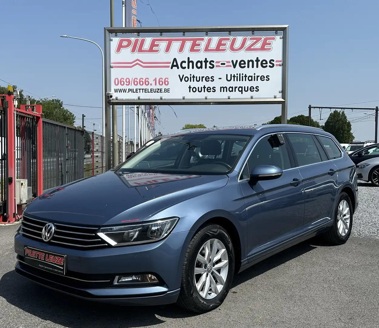 Volkswagen Passat Variant Passat SW 1.6 CR TDi Highline DSG Bleu - 1