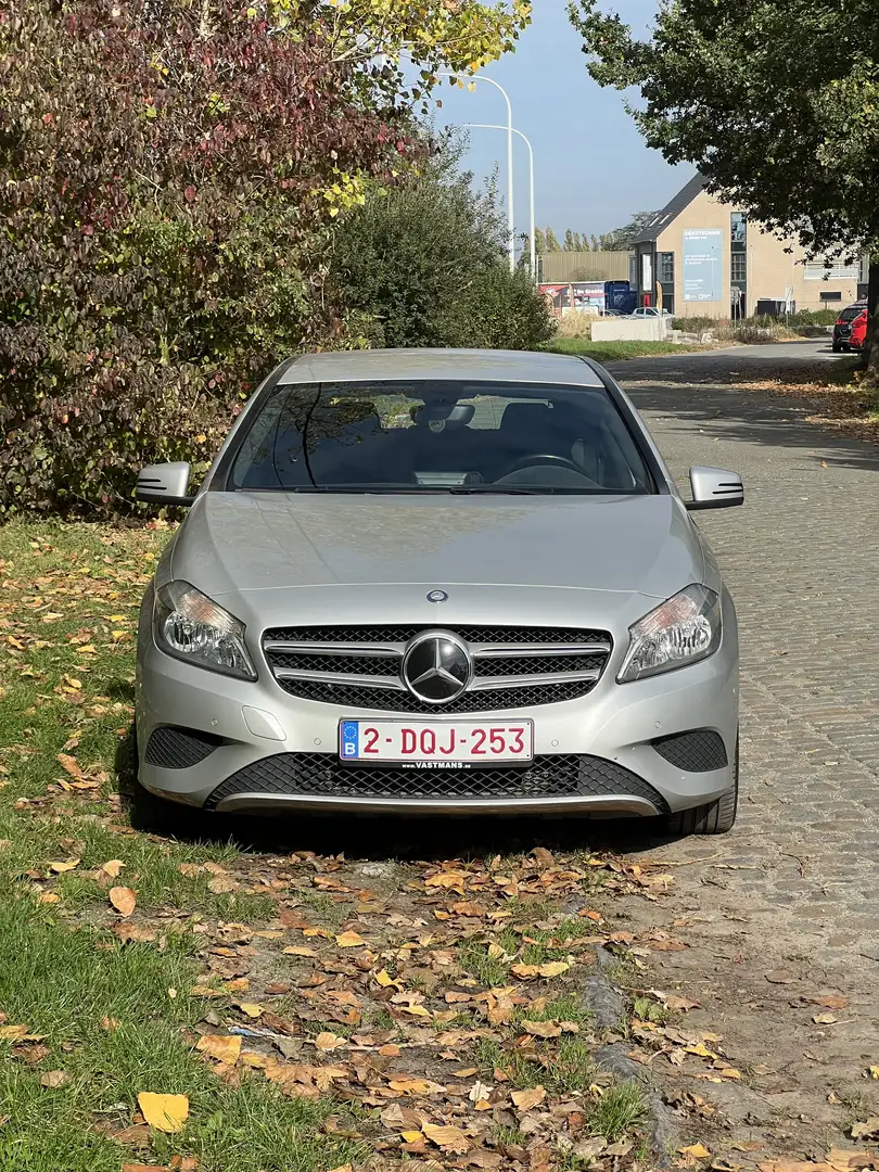 Mercedes-Benz A 180 (BlueEFFICIENCY) Urban - 2