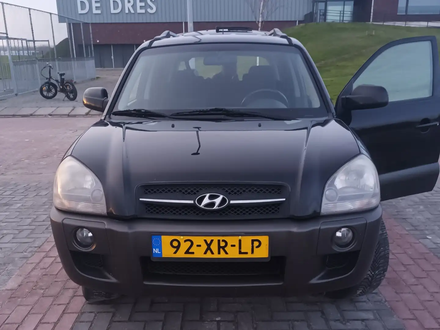 Hyundai TUCSON 2.0i Style Schwarz - 2