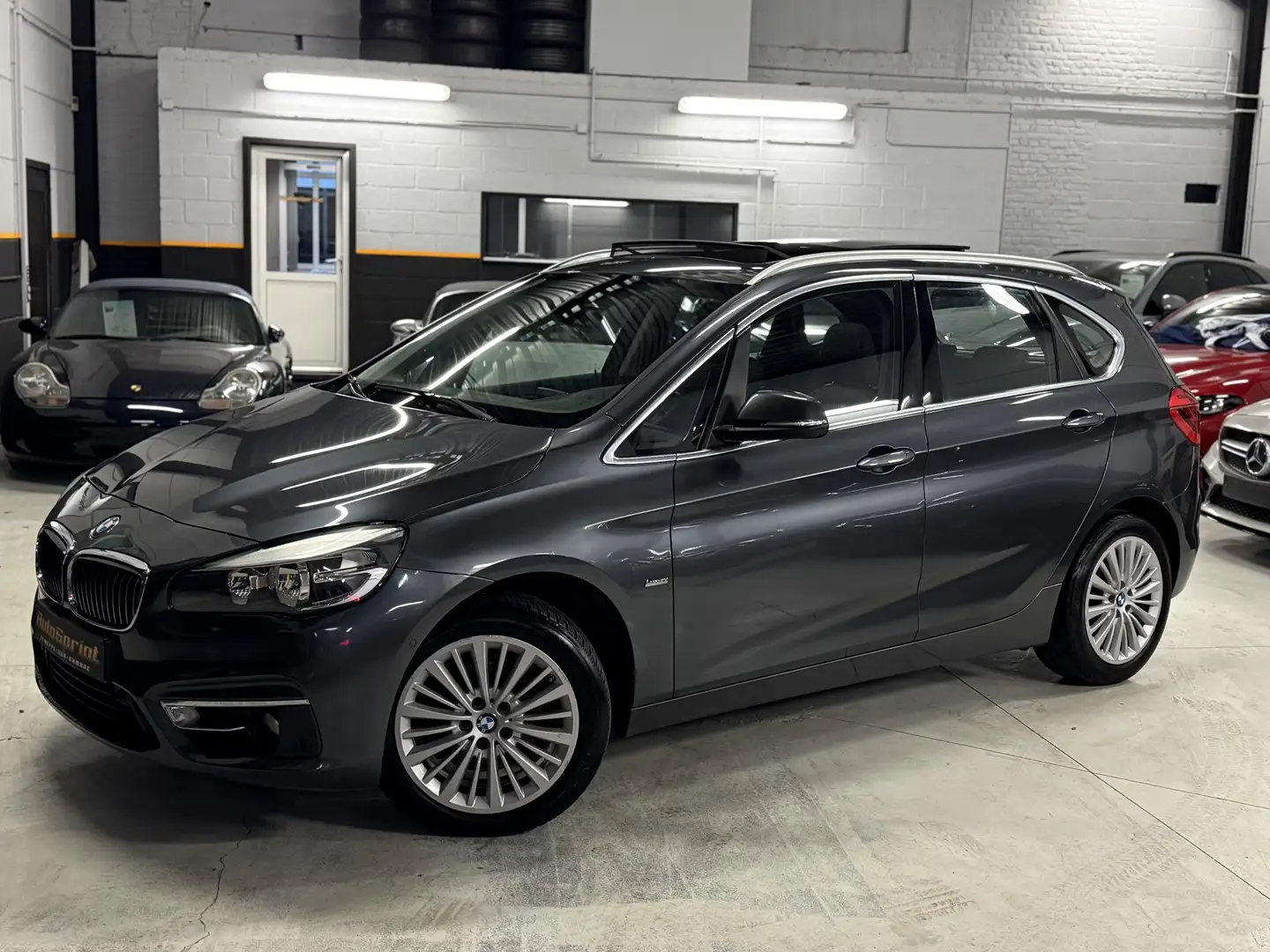 BMW 216 LUXURY TOIT PANO CUIR ELEC ATTACHE REMORQUE Grijs - 1