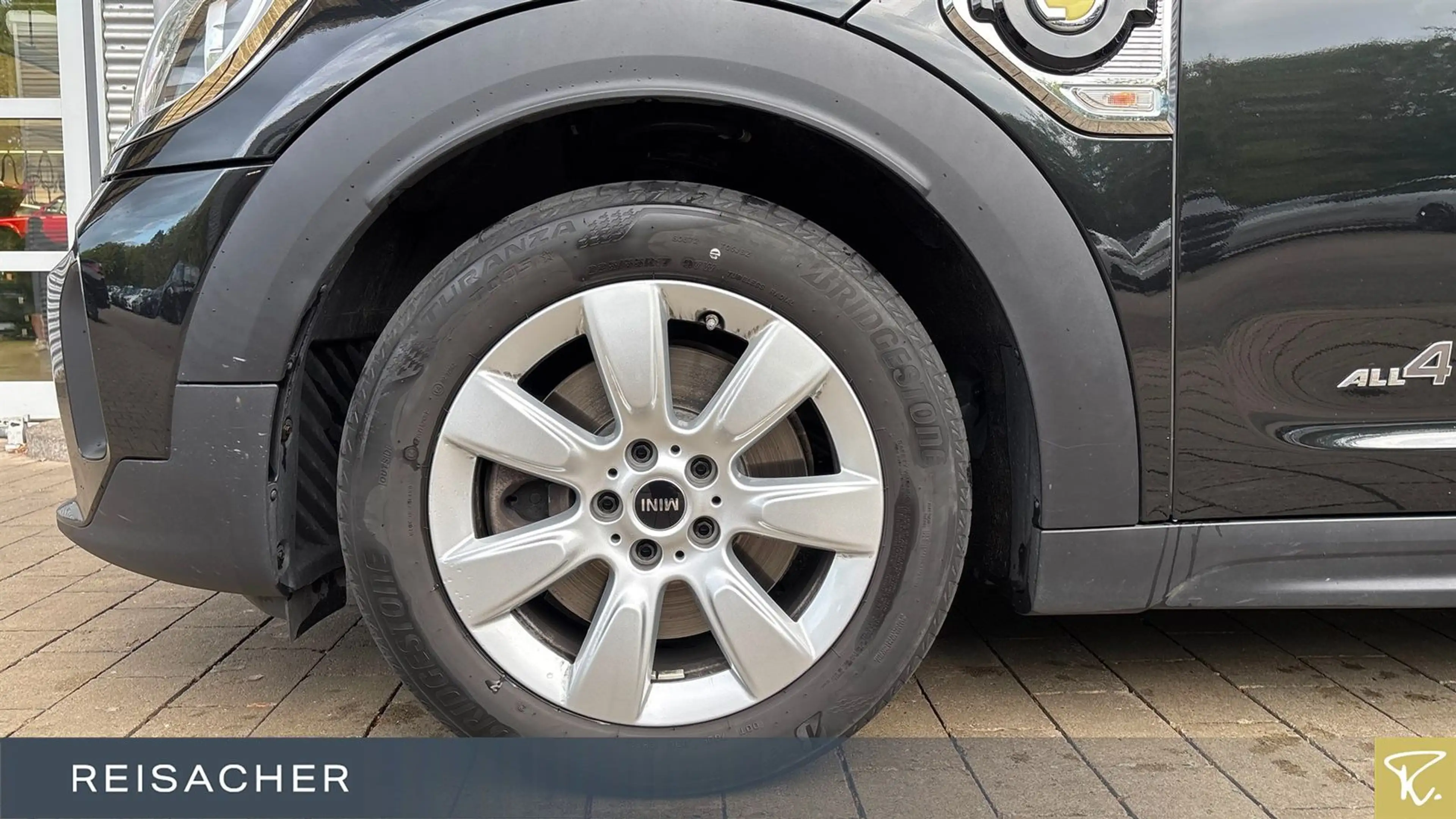MINI Cooper SE Countryman Cooper SE ALL 4 Countryman A Essential-Trim Navi — photo 3