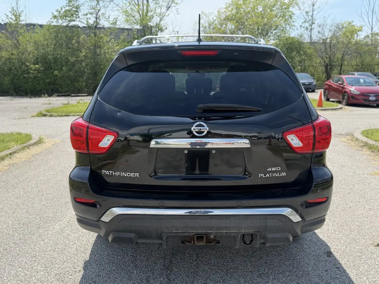 Nissan Pathfinder снимка Nissan Pathfinder