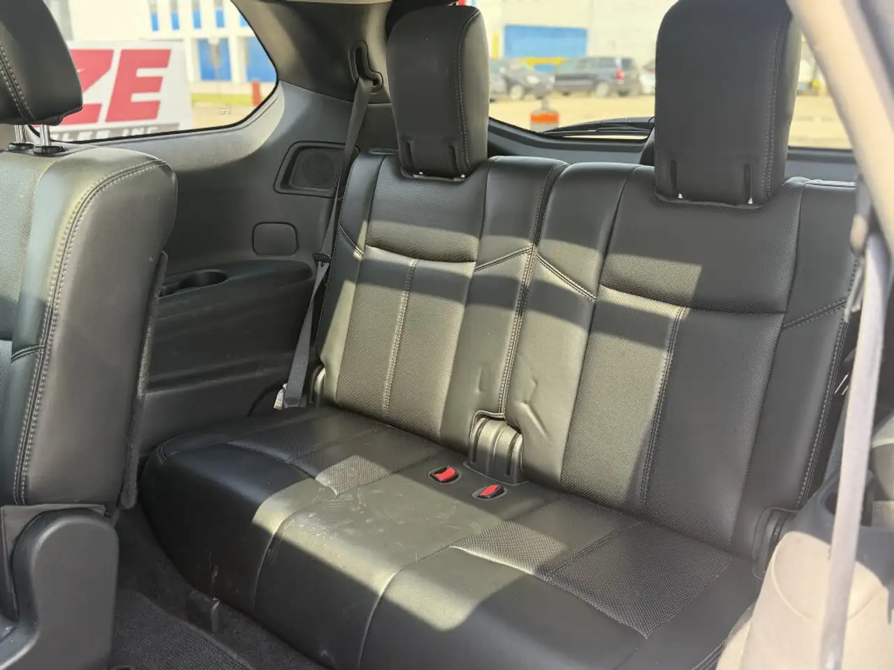 Nissan Pathfinder снимка Nissan Pathfinder