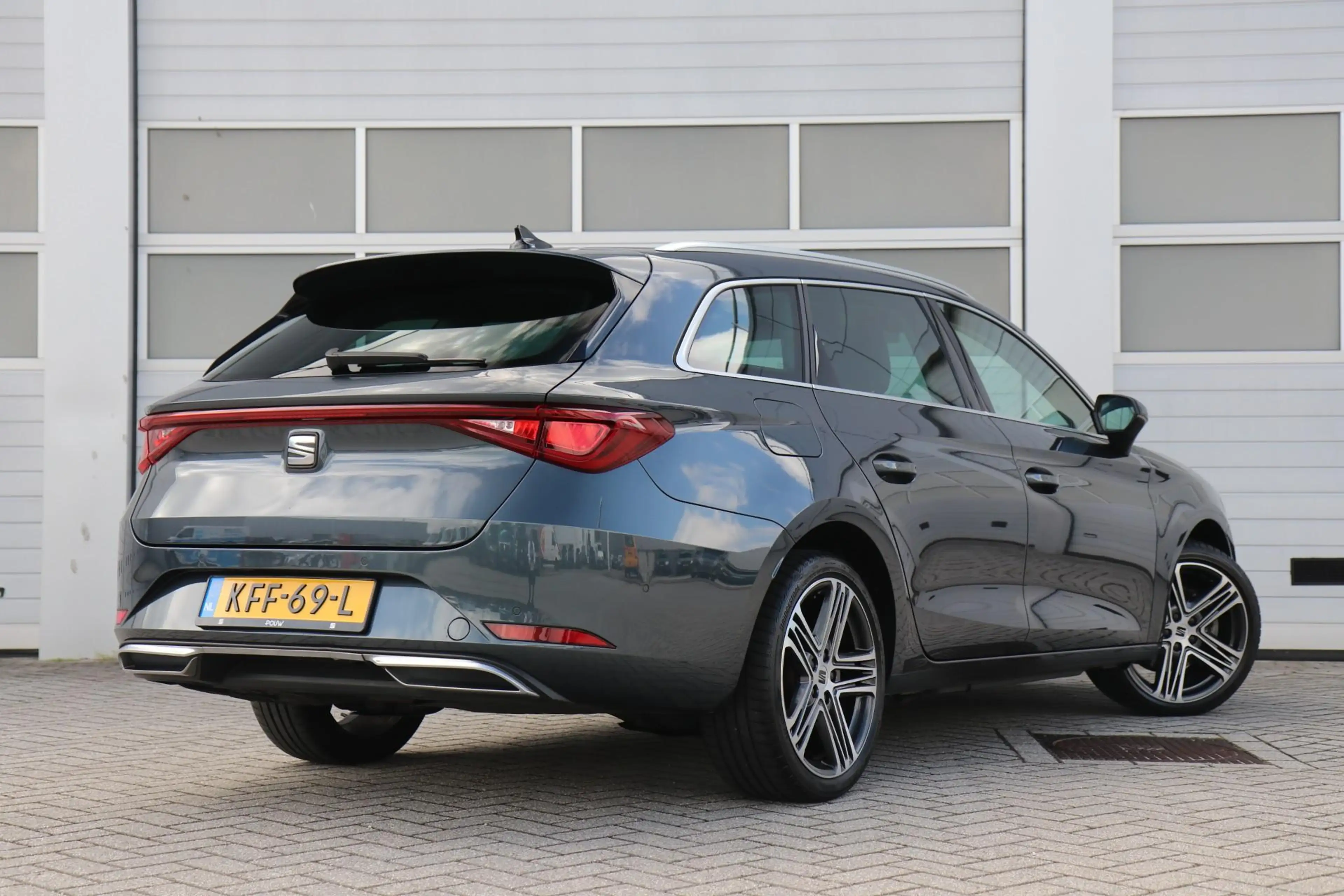 SEAT Leon e-Hybrid Sportstourer 1.4 TSI eHybrid 204pk PHEV Excellence — photo 2