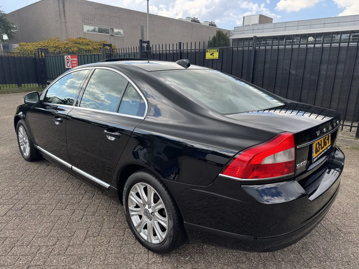 Volvo S80 2.0 T Momentum Leer/Schuifdak/Navi/Clima Noir - 2