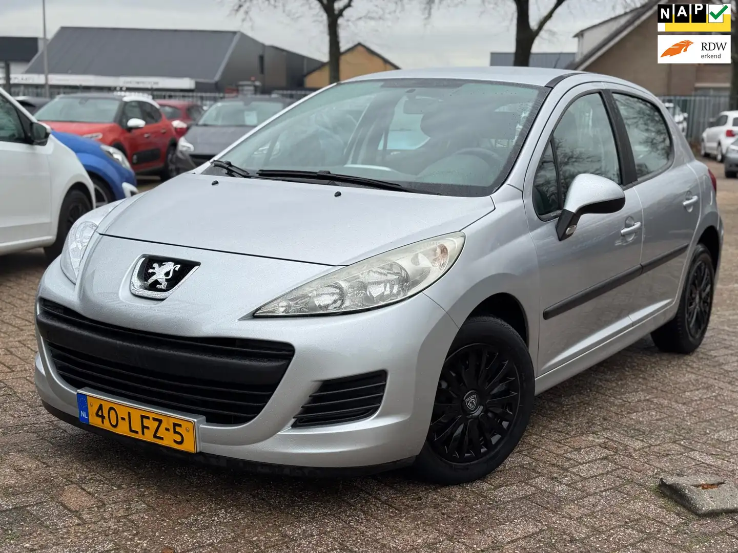 Peugeot 207 1.4 VTi X-Line AIRCO CRUISE CTRL NAP 98DKM Gris - 1