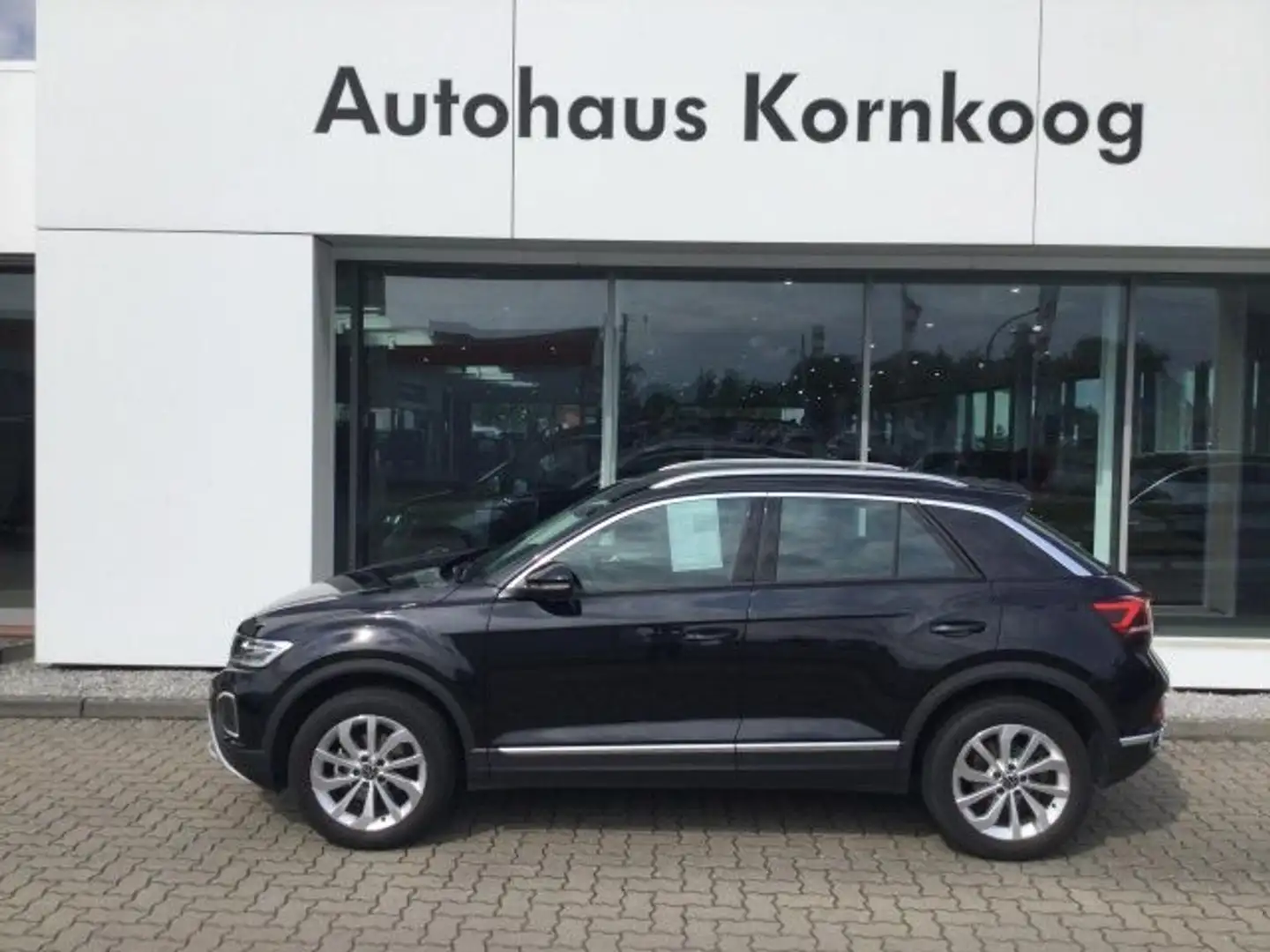 Volkswagen T-Roc 1.5 TSI OPF Style TravelAssist e-Klappe LED Negro - 2