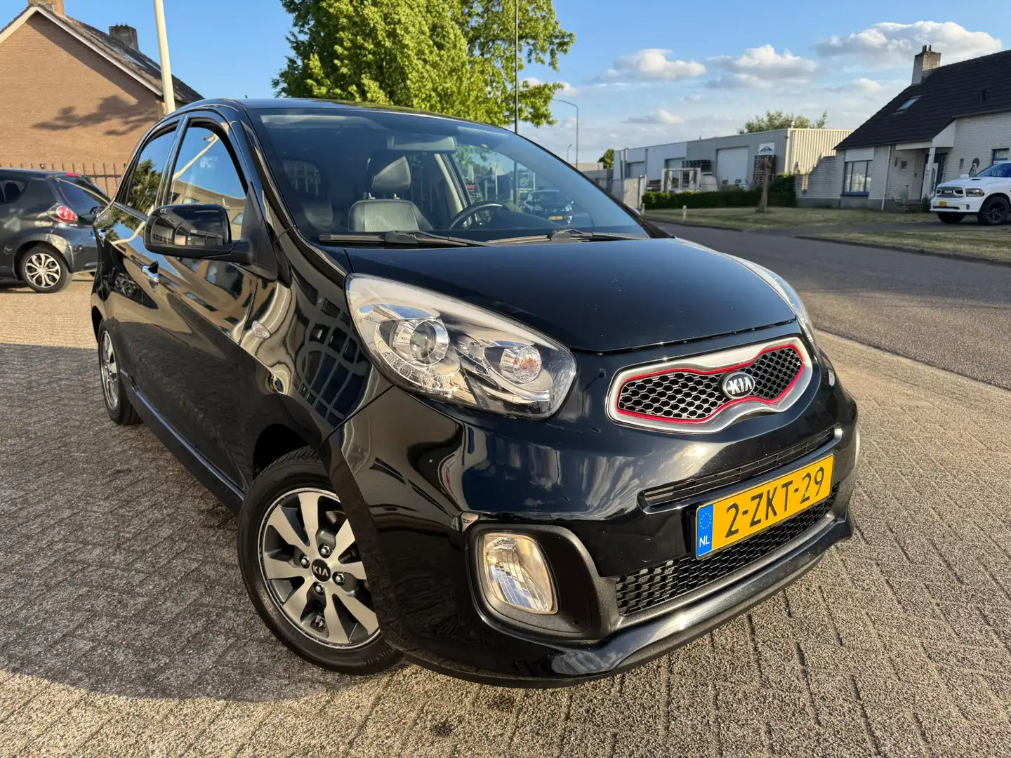 Kia Picanto 1.0 CVVT X-treme AIRCO, LED, LEER, Schwarz - 2
