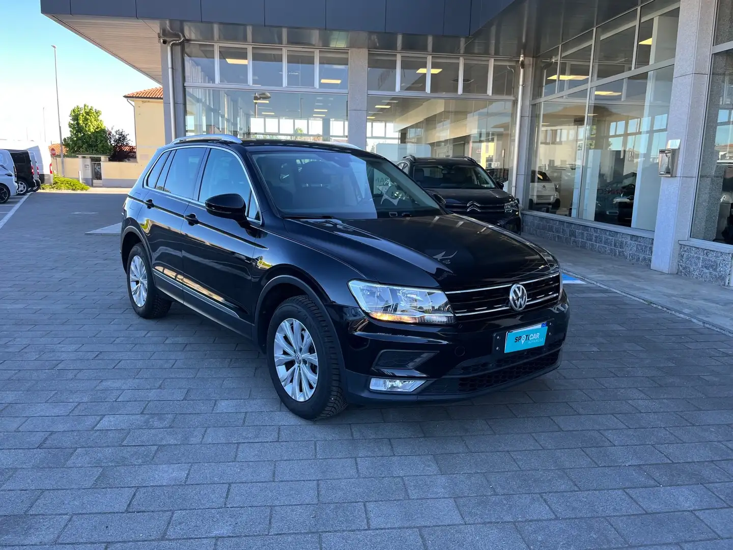 Volkswagen Tiguan 2.0 TDi 150cv DSG Style 4Motion 4X4 Usato Czarny - 1