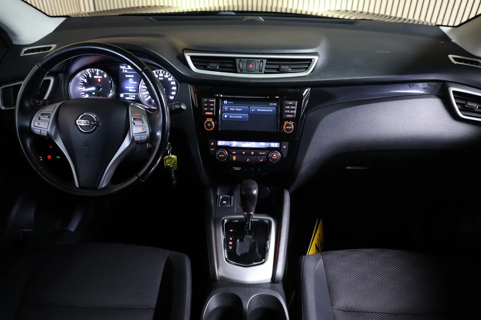 Nissan Qashqai 1.2 Edition AUTOMAAT CLIMA NAVI PDC LANE '15 Violett - 2