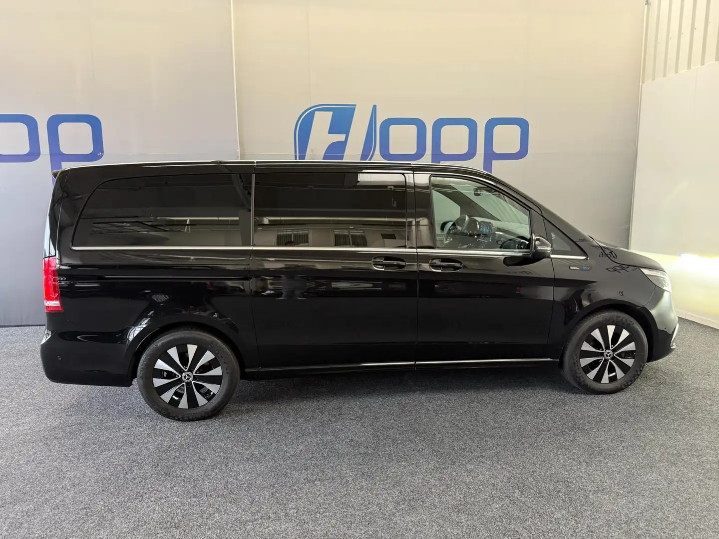 Mercedes-Benz EQV 300 L2 90kWh - 8 Pers. - Leer - 360 - Elec. schuifd. - Noir - 2