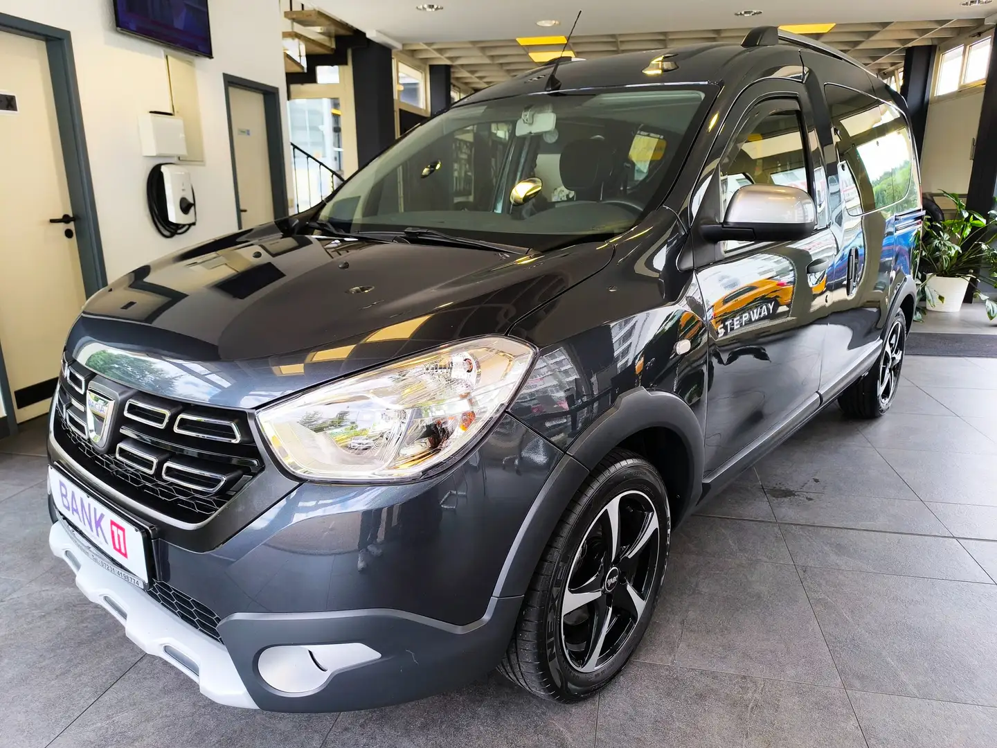 Dacia Dokker Stepway Plus,131PS,Navi.-Klima.-AHK.-Sitzh.-Kamera Gri - 1