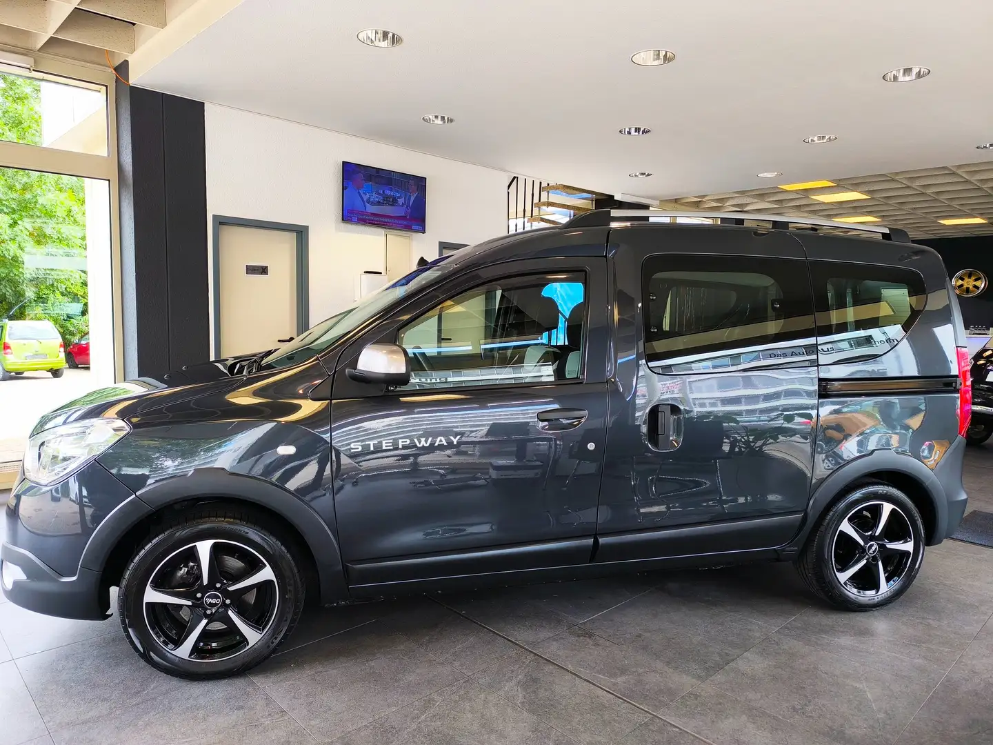Dacia Dokker Stepway Plus,131PS,Navi.-Klima.-AHK.-Sitzh.-Kamera Gri - 2