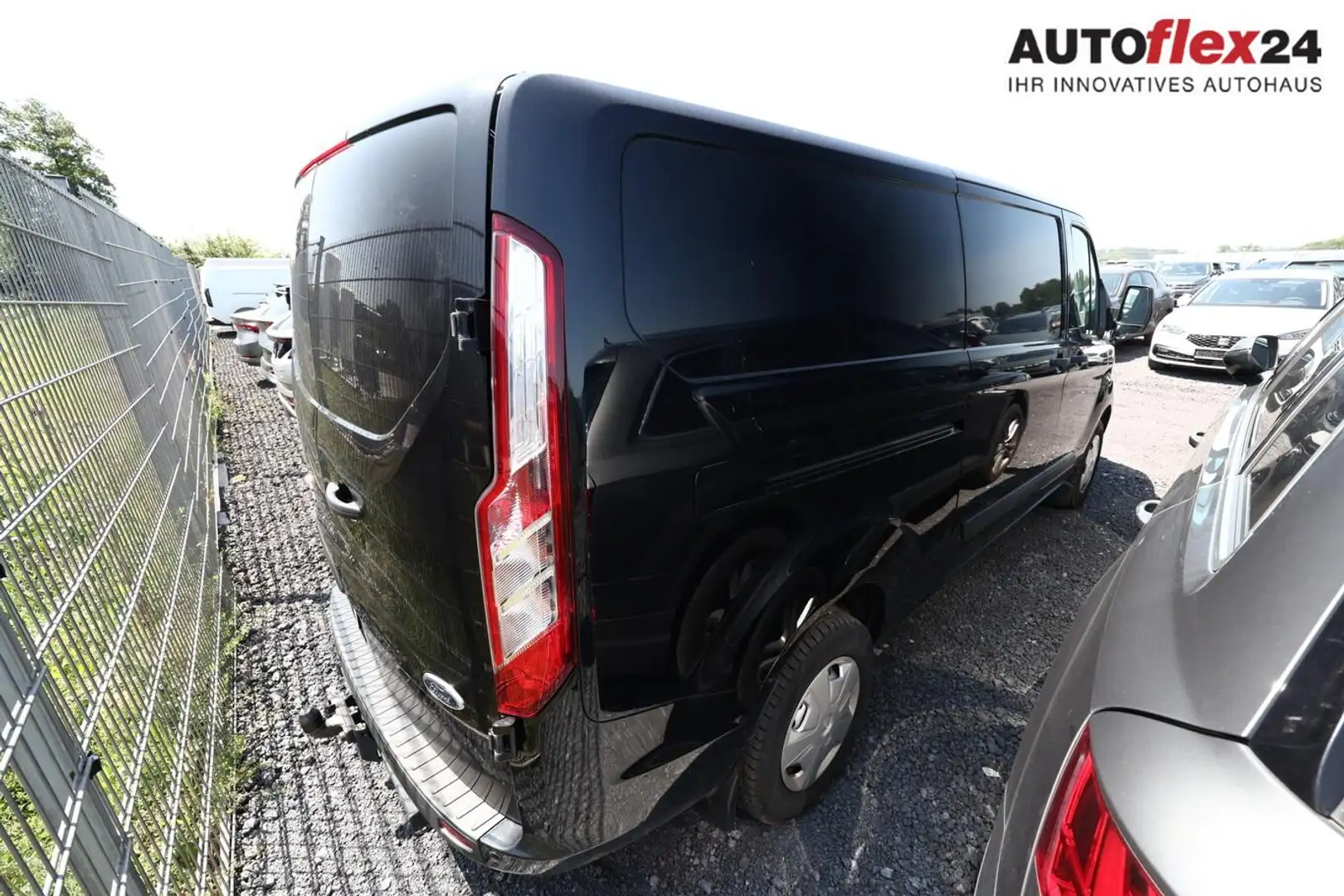 Ford Transit Custom Trend 300 2.0 TDCi 170 L2 AHK 3-S 125 kW (170 P... Чорний - 2