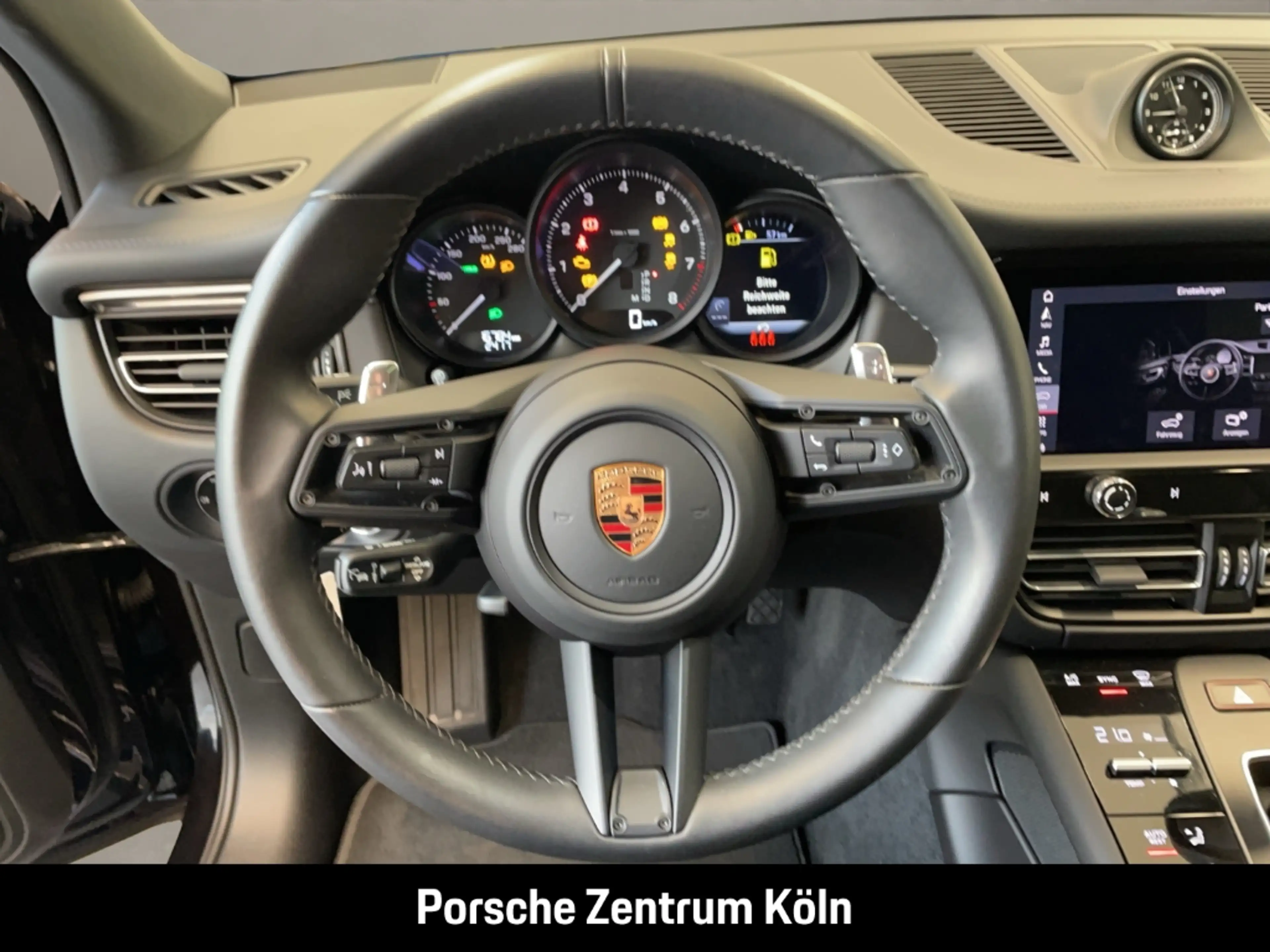 Porsche Macan Sportabgas Surround-View BOSE PASM 21-Zoll — photo 15