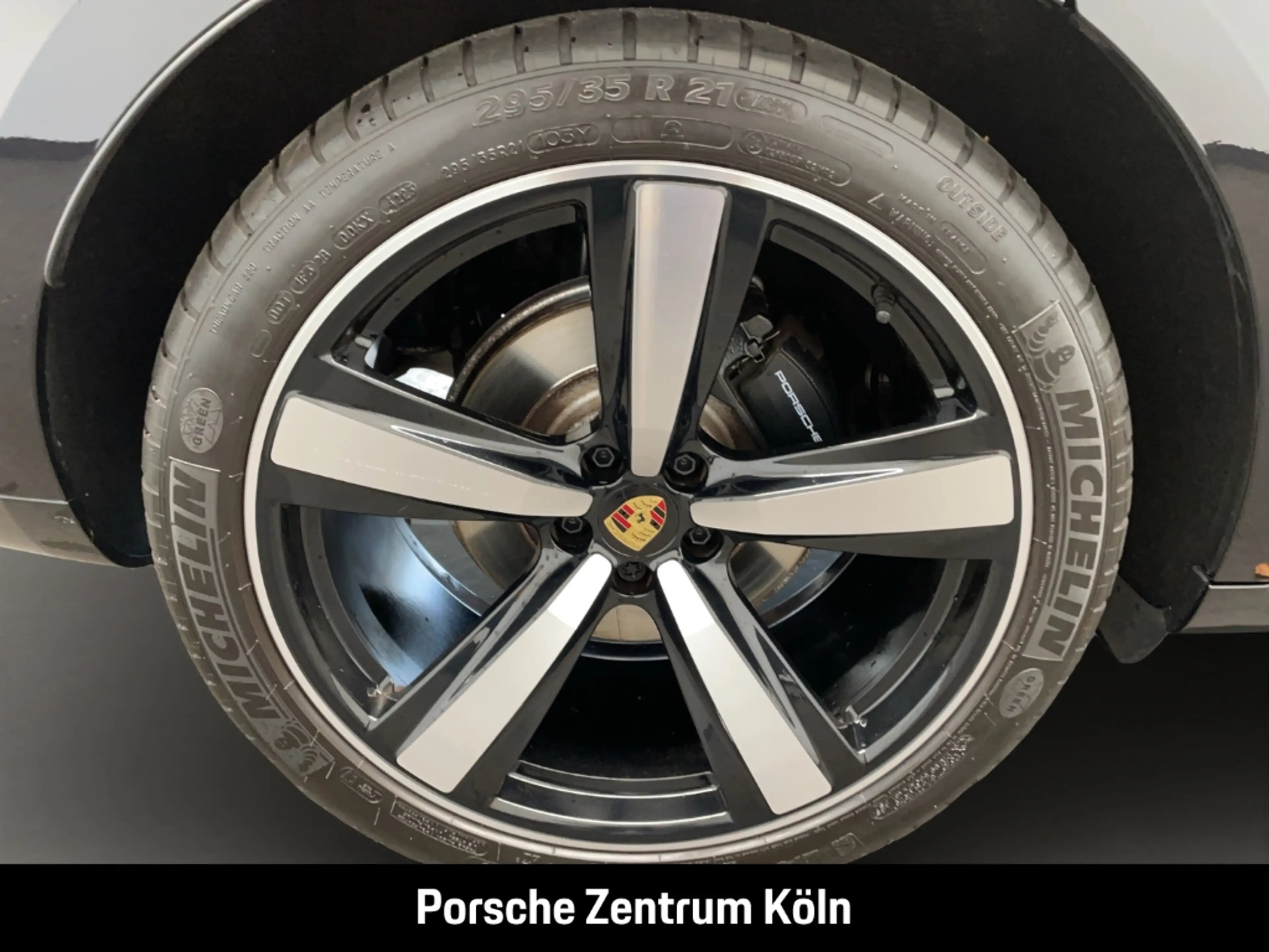 Porsche Macan Sportabgas Surround-View BOSE PASM 21-Zoll — photo 10