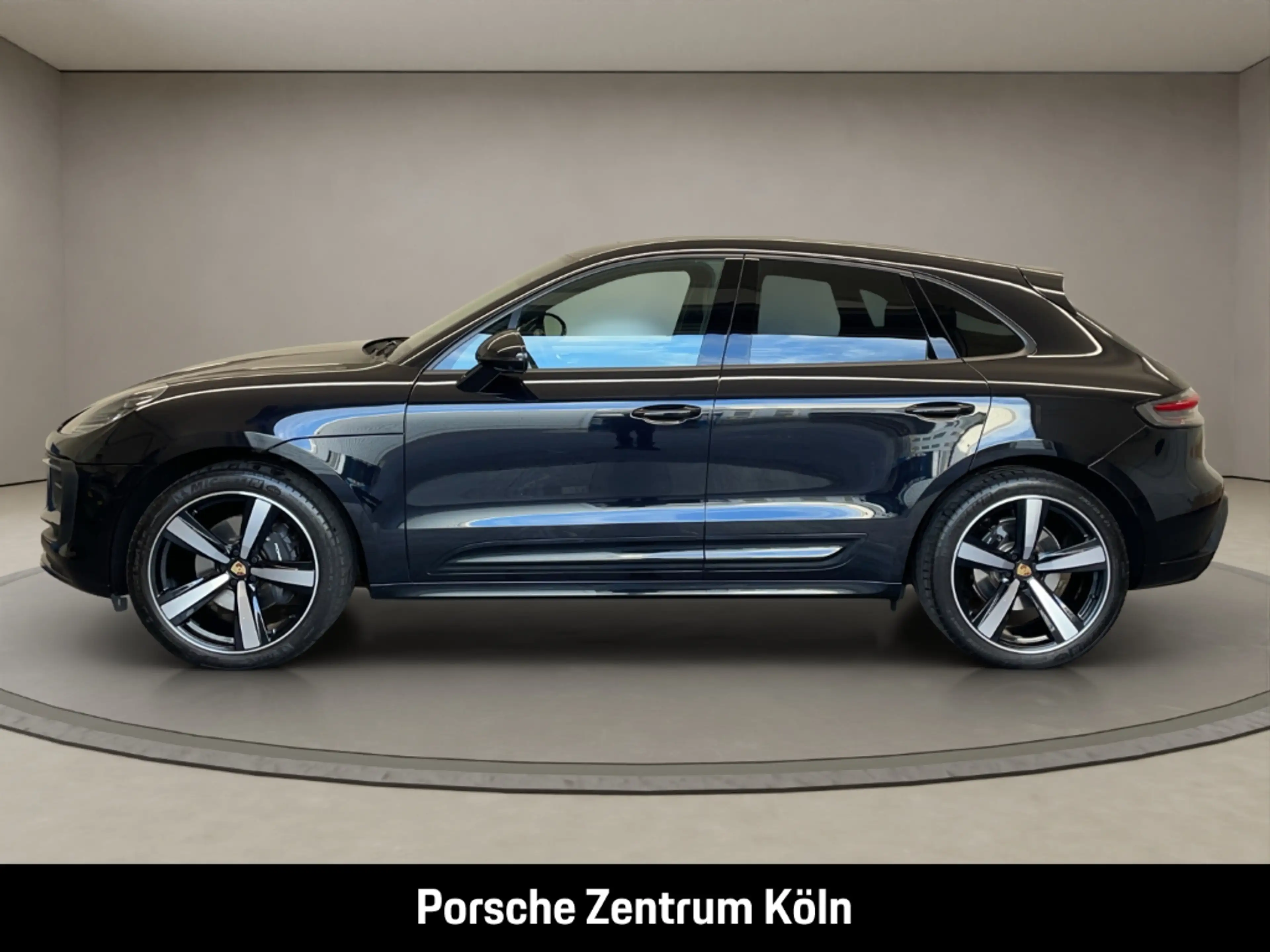 Porsche Macan Sportabgas Surround-View BOSE PASM 21-Zoll — photo 2