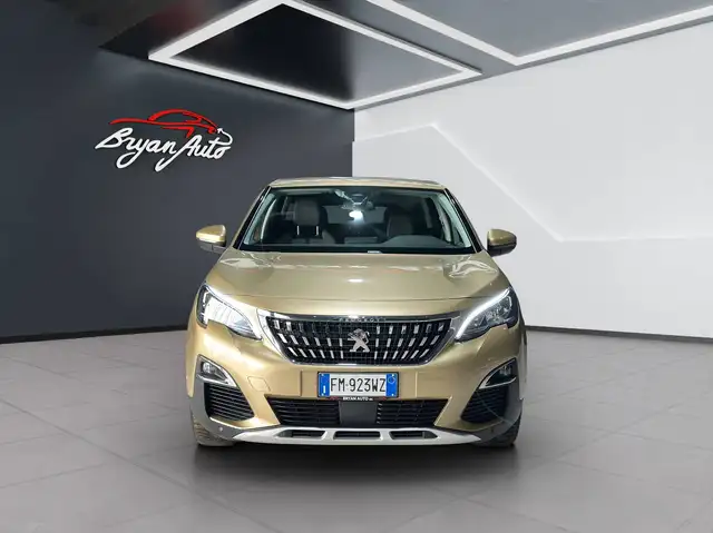 Peugeot 3008 view 3