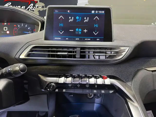 Peugeot 3008 view 11