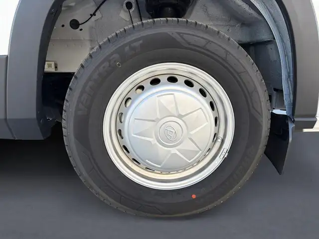 Maxus Deliver 9 view 3