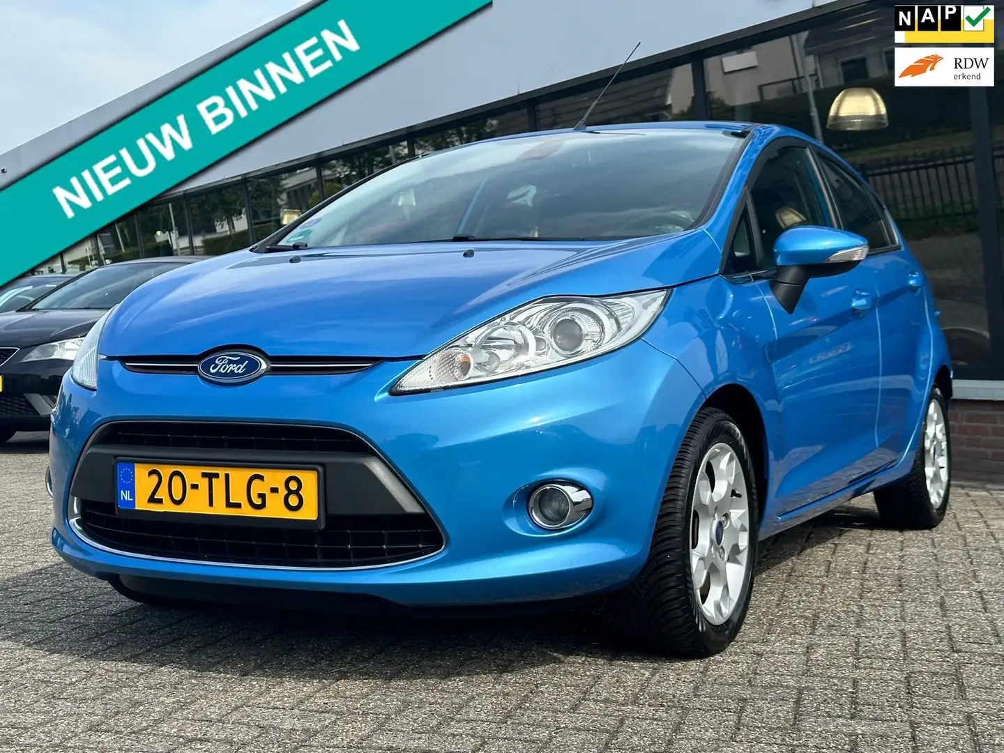 Ford Fiesta 1.25 Titanium Blauw - 1