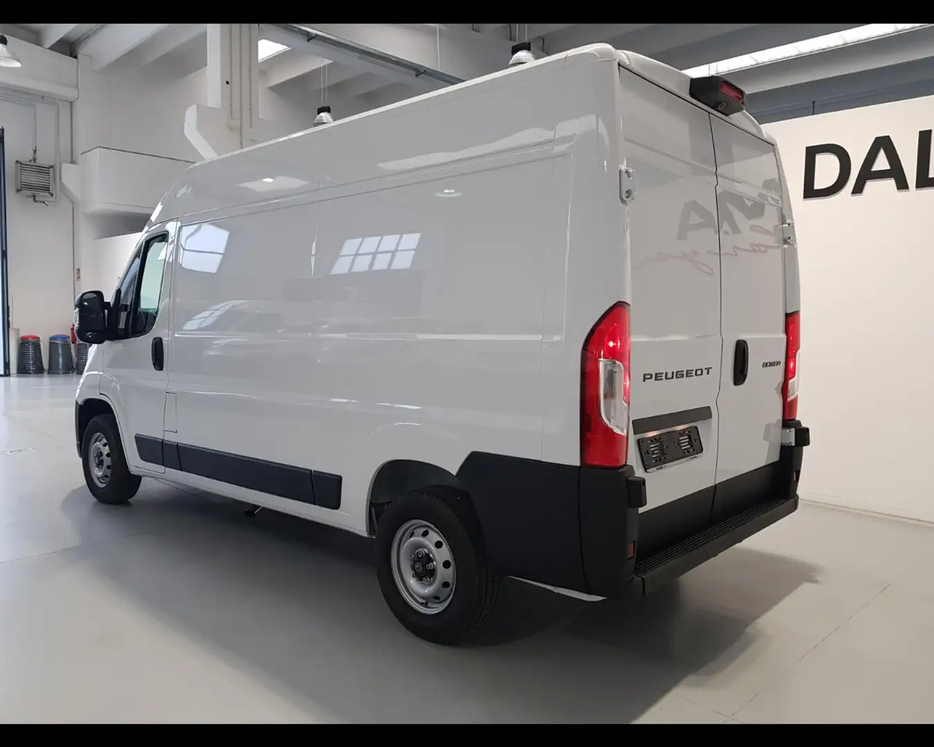 Peugeot Boxer 335 2.2 BlueHDi 140 S&S PM-TM Furgone Bílá - 2