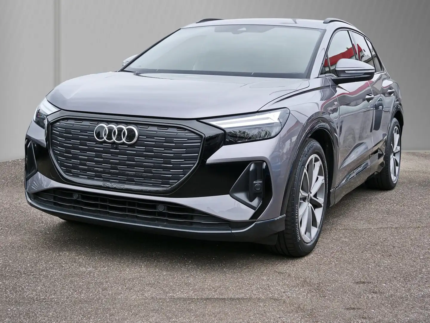 Audi Q4 e-tron 40 S-Line *LED*SITZHEIZUNG* Grau - 2